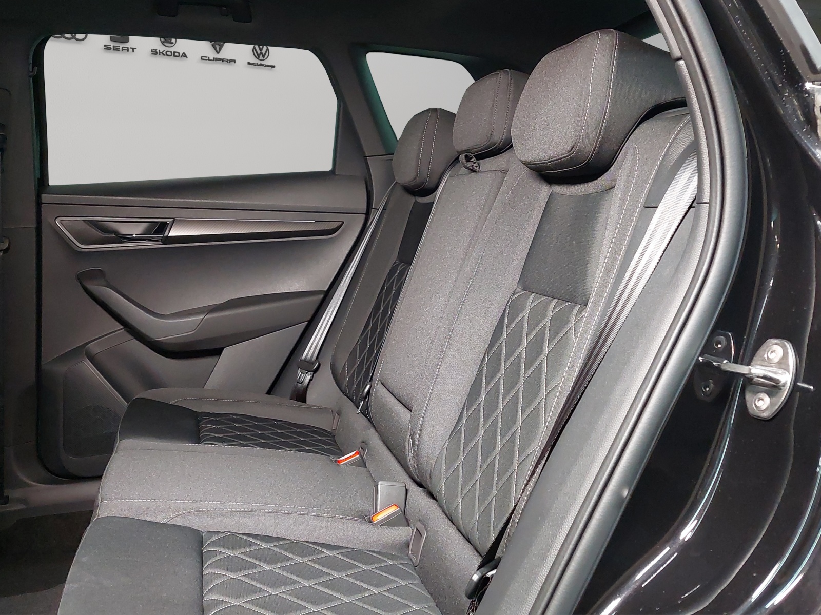 SKODA Karoq 2.0 TSI SportLine 4x4 DSG-image-8
