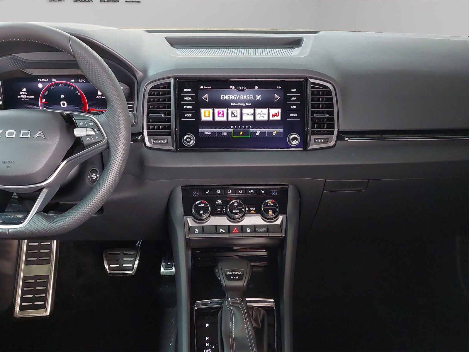 SKODA Karoq 2.0 TSI SportLine 4x4 DSG-image-7