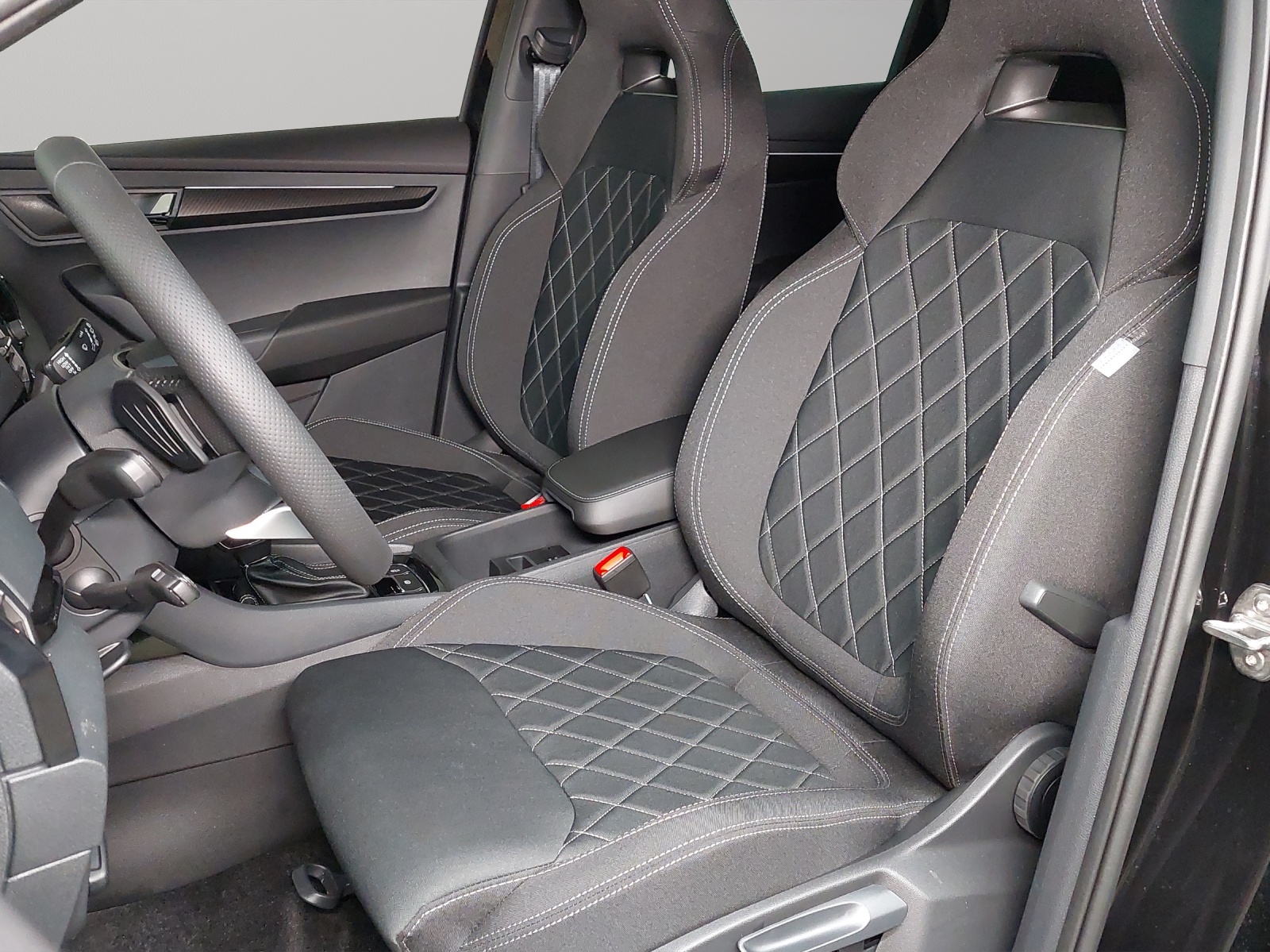 SKODA Karoq 2.0 TSI SportLine 4x4 DSG-image-5