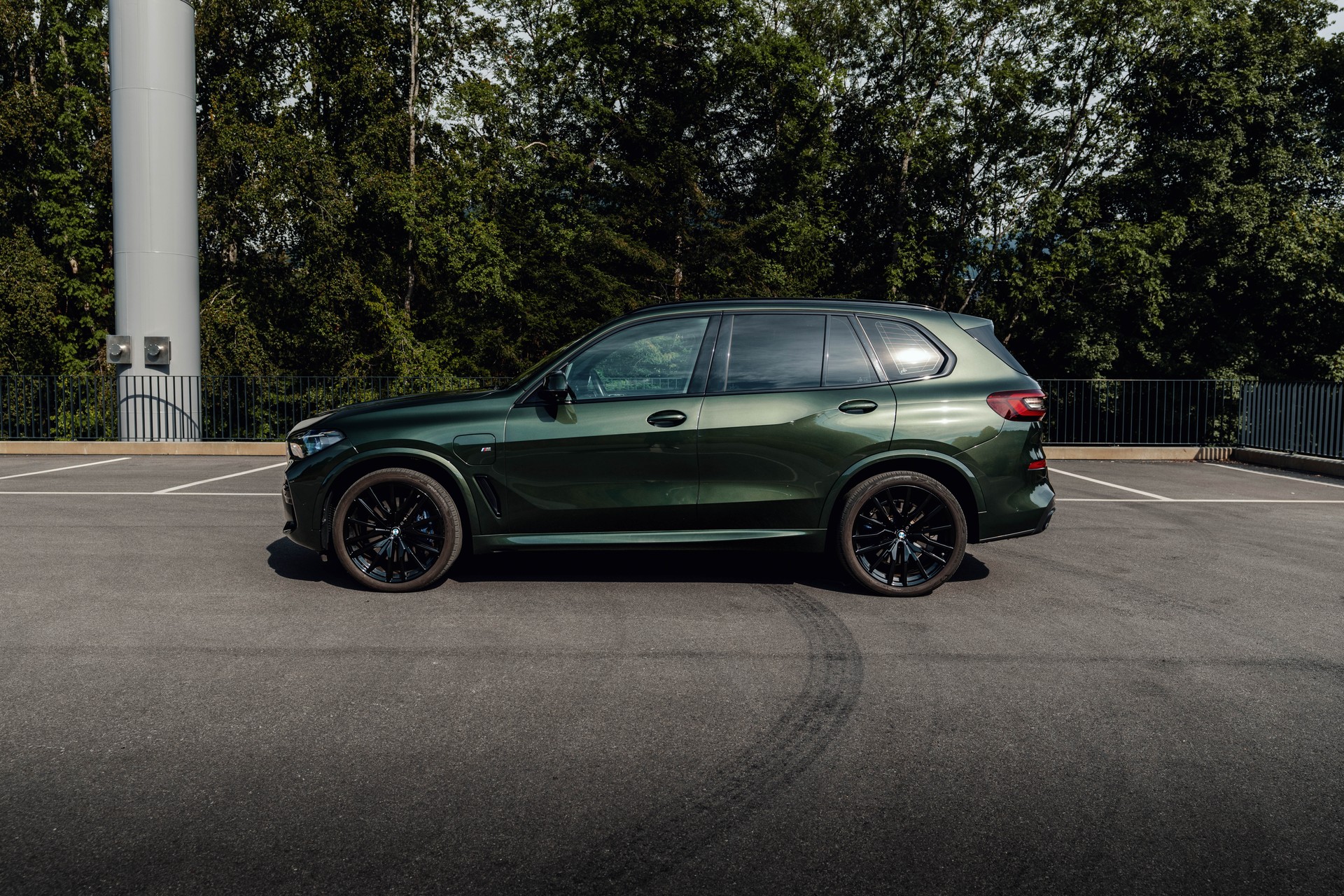 BMW X5 xDrive45e Colour Edition Steptronic-image-2