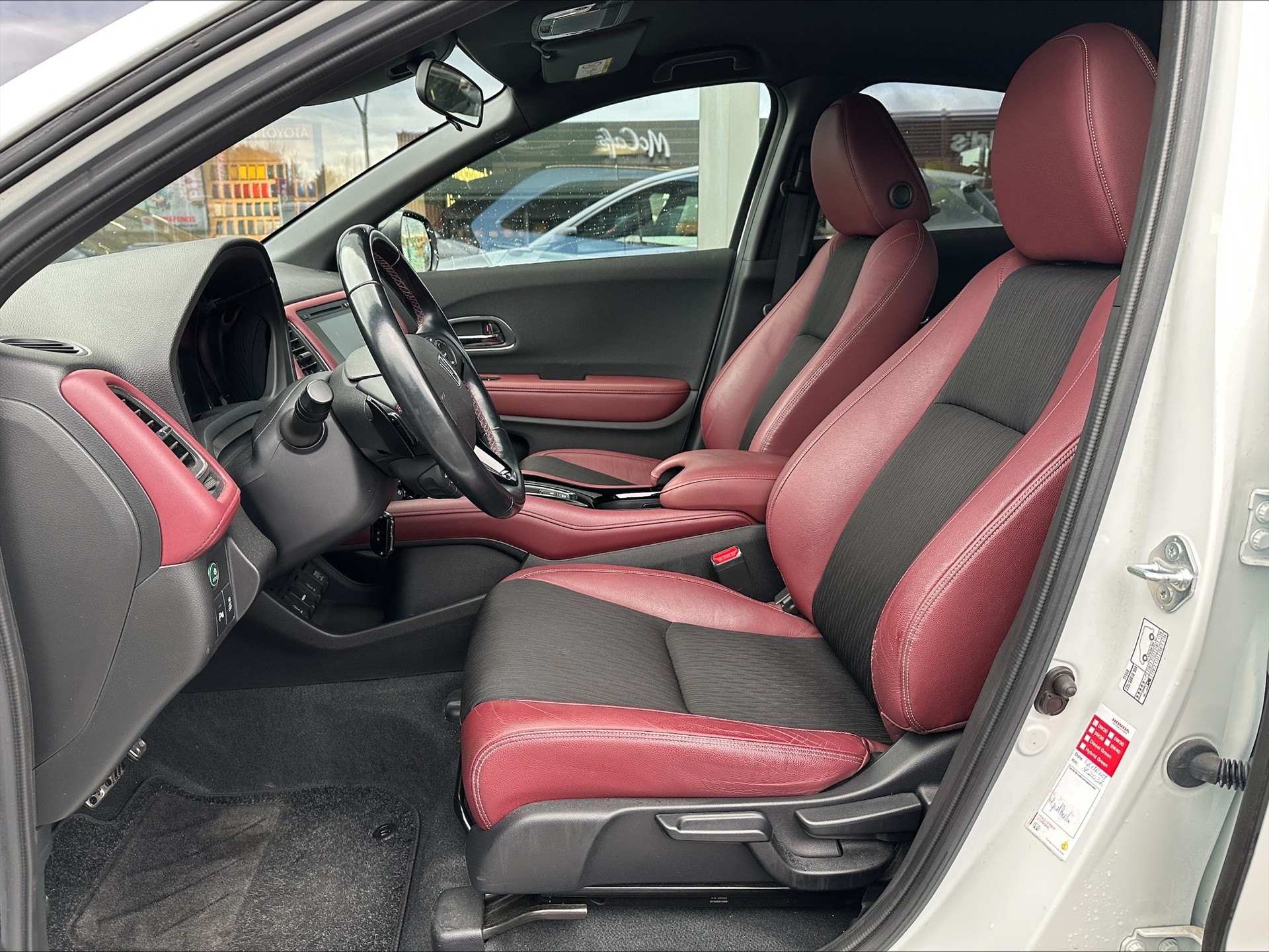 HONDA HR-V 1.5i-VTEC Turbo CVT-showroom-element-3