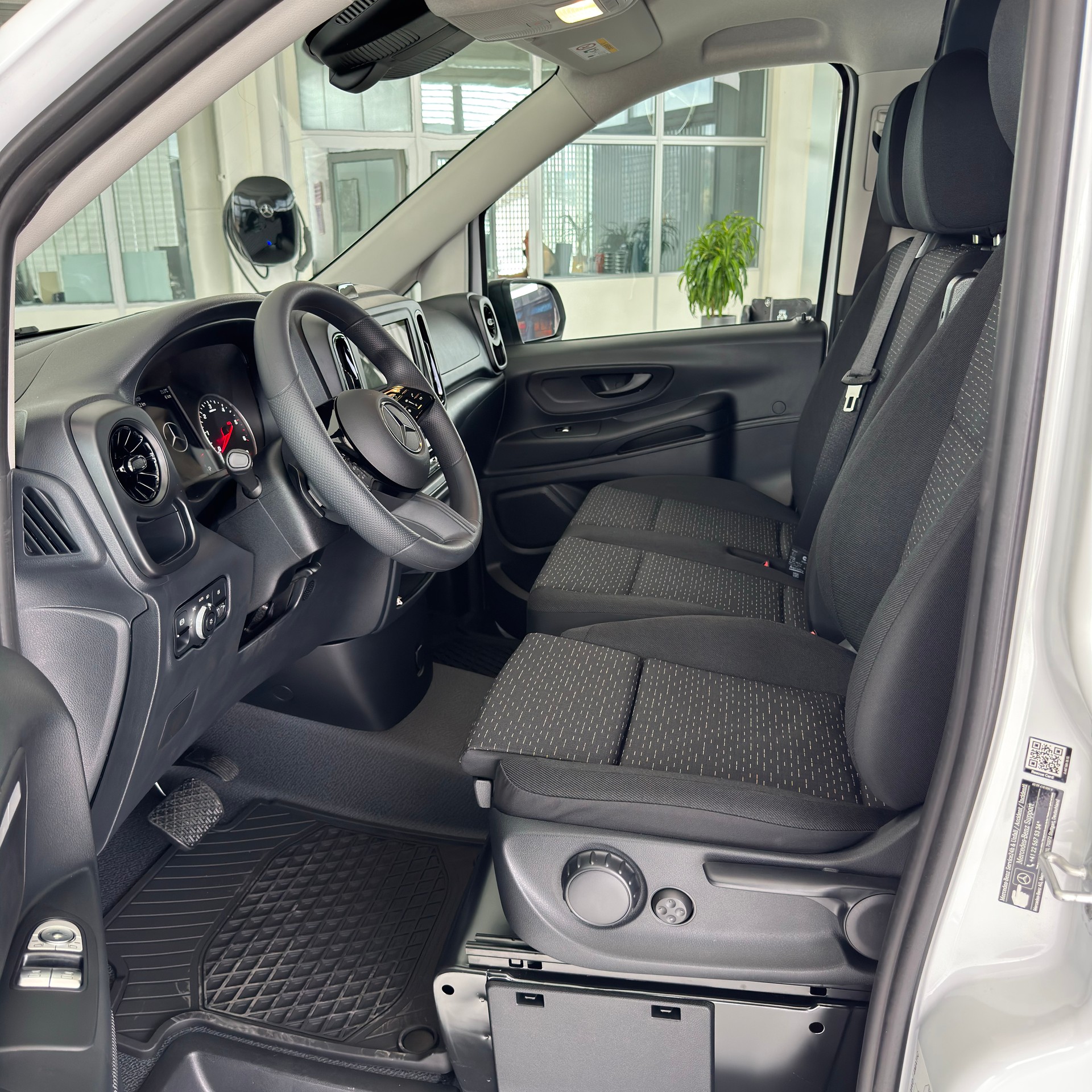 MERCEDES-BENZ Vito 114 CDI 4MATIC KA PRO 3200mm L WORKER-image-8