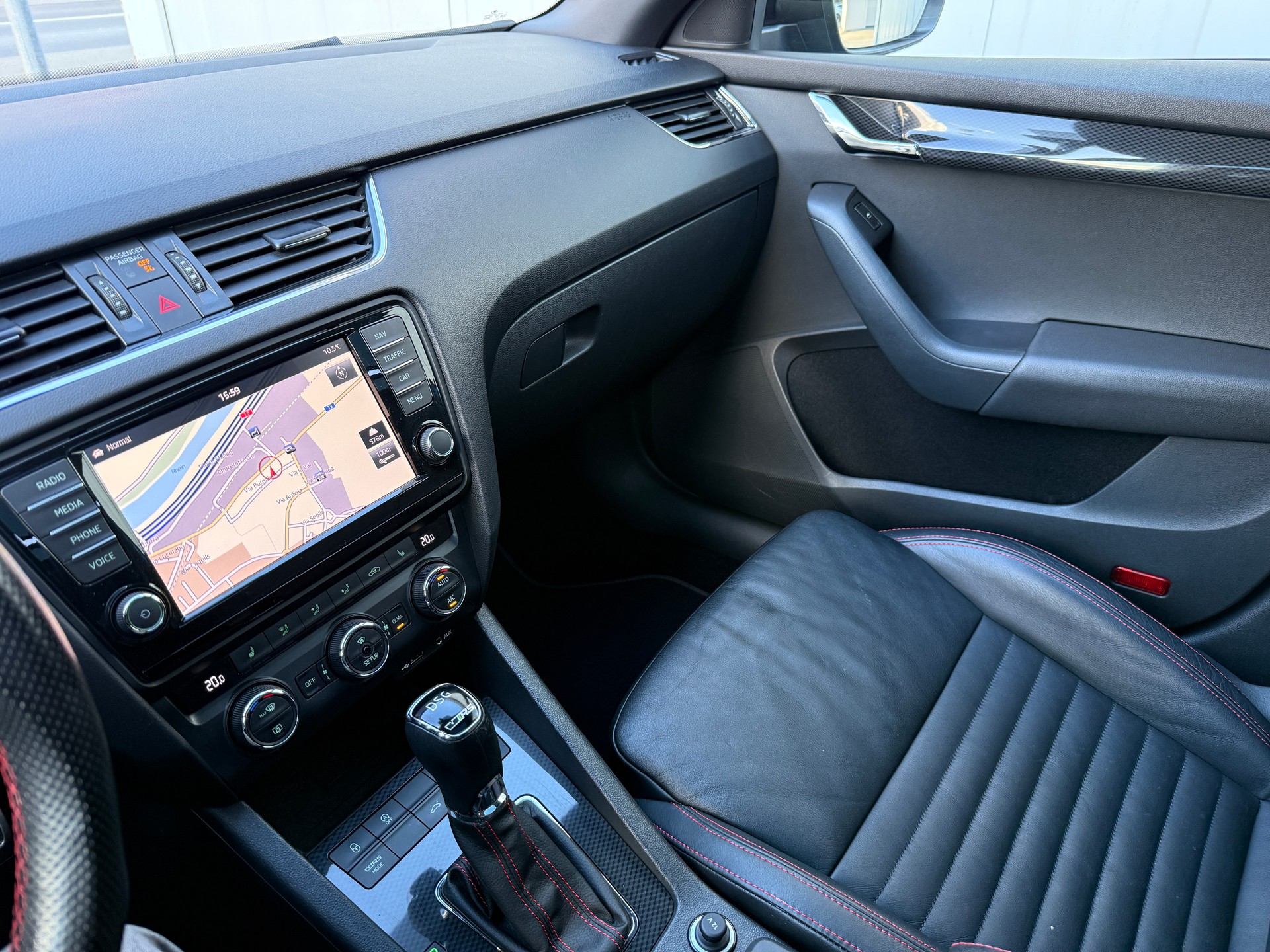 SKODA Octavia Combi 2.0 TDI RS DSG *RS-EXTREM* *TIEFERLEGUNG* H&R *DISTANZSCHEIBEN * 19" ALU*-image-10