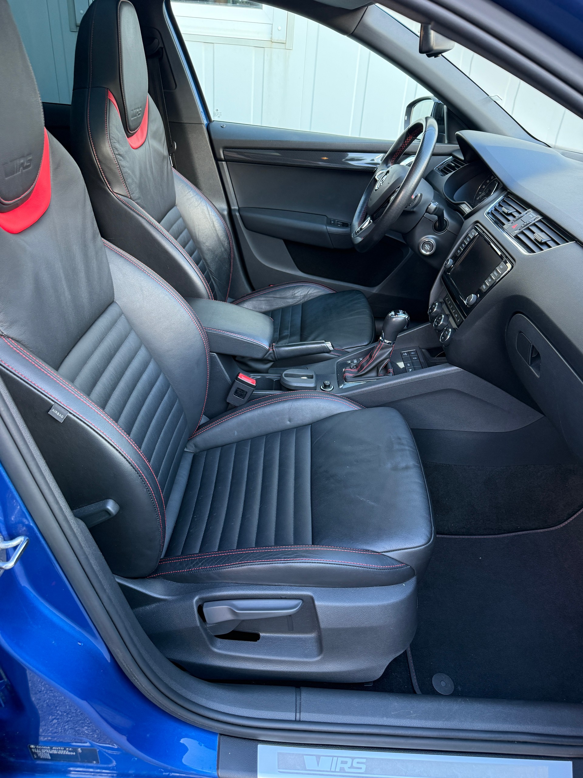 SKODA Octavia Combi 2.0 TDI RS DSG *RS-EXTREM* *TIEFERLEGUNG* H&R *DISTANZSCHEIBEN * 19" ALU*-image-12
