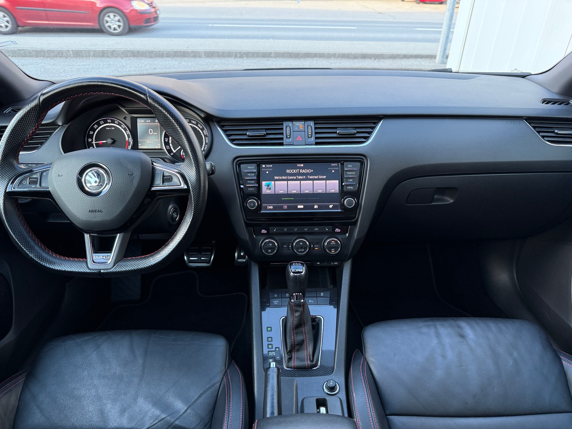 SKODA Octavia Combi 2.0 TDI RS DSG *RS-EXTREM* *TIEFERLEGUNG* H&R *DISTANZSCHEIBEN * 19" ALU*-image-7