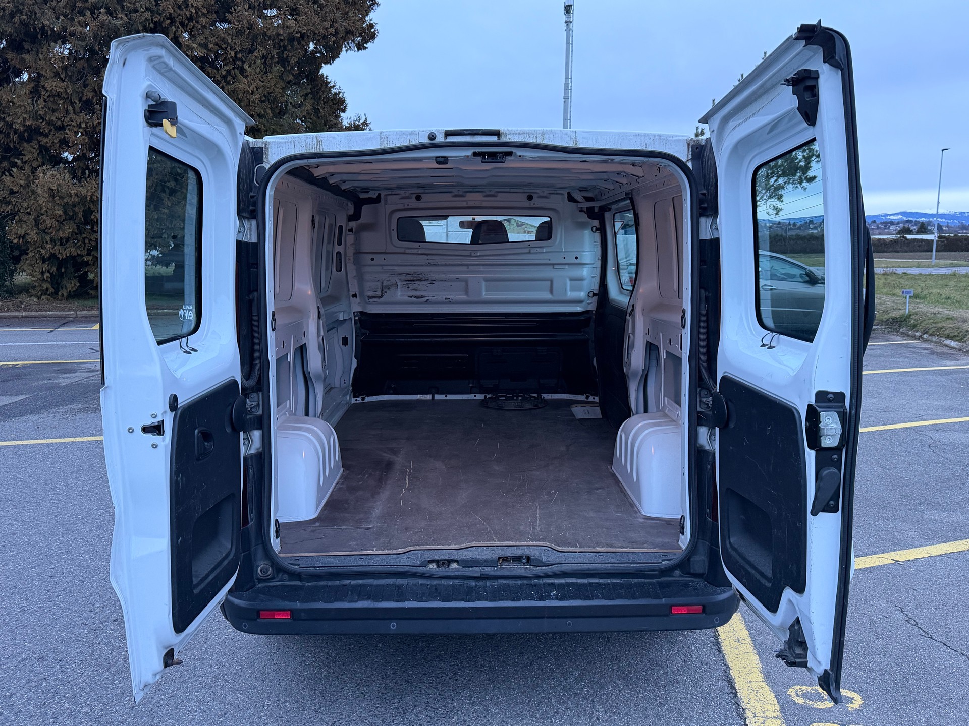 RENAULT Trafic 1.6 ENERGY TwinT. dCi125 2.9t Business L2H1-image-6