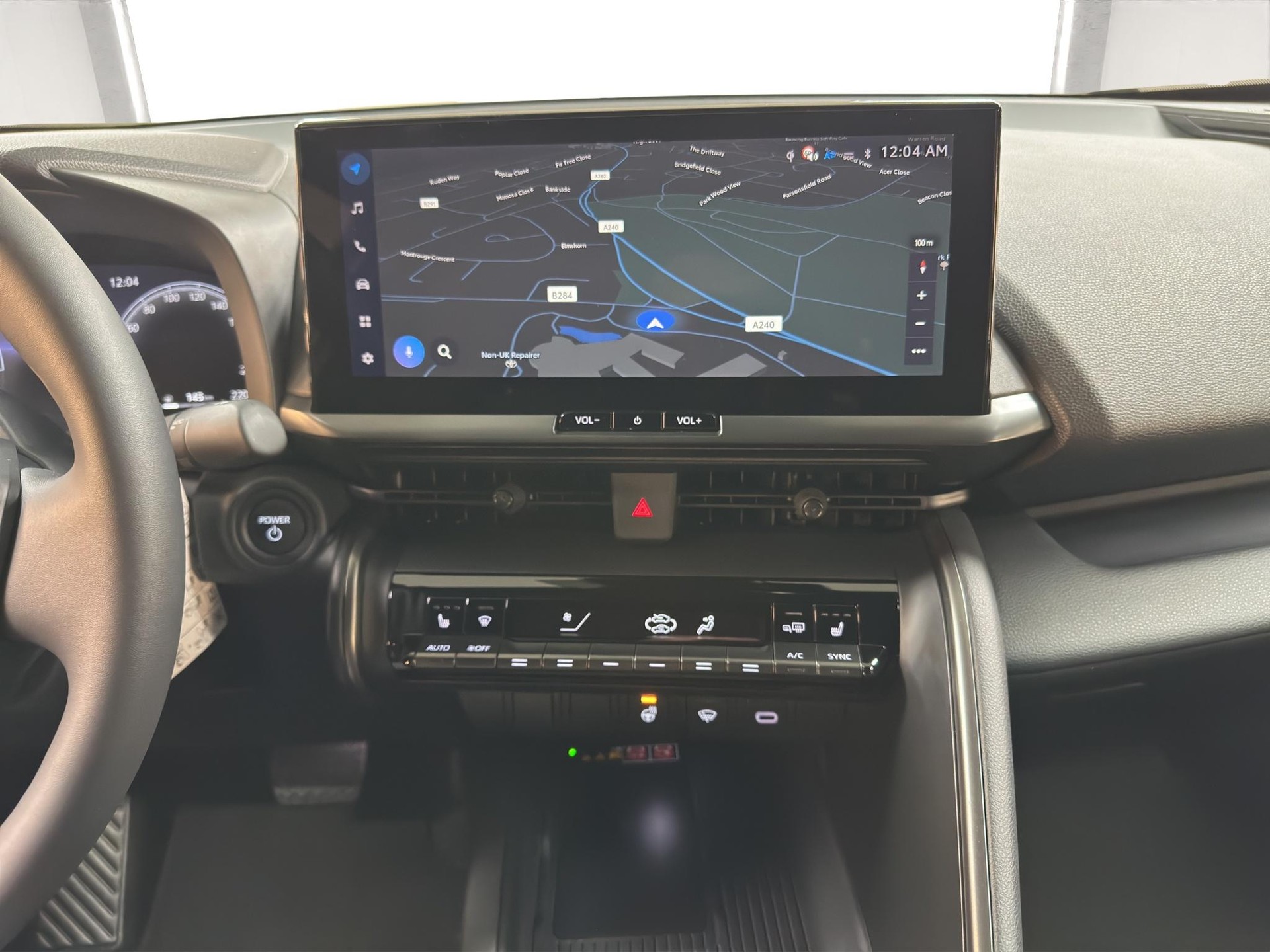 TOYOTA C-HR 1.8 HEV Swiss Edition-image-12