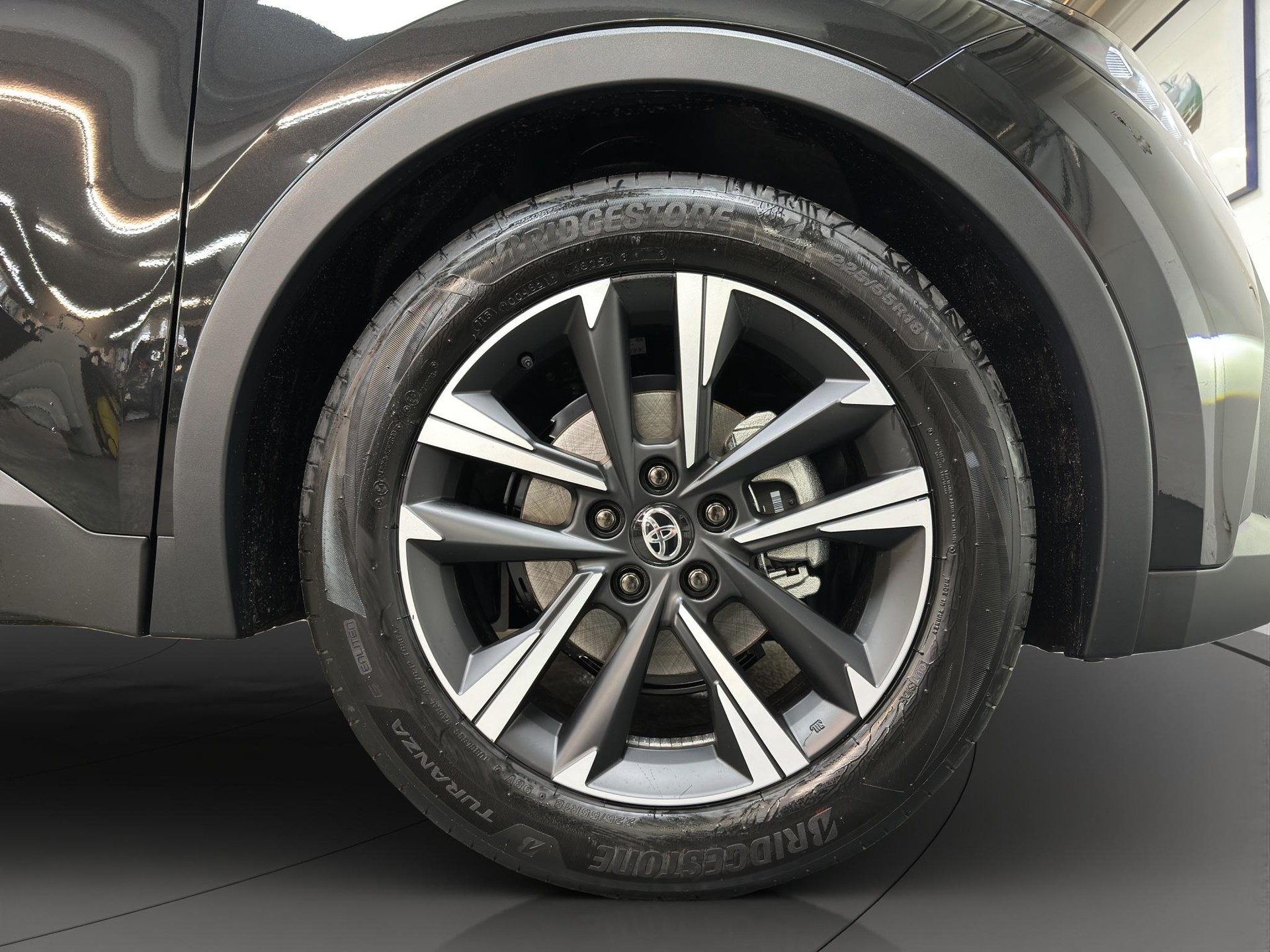TOYOTA C-HR 1.8 HEV Swiss Edition-image-15