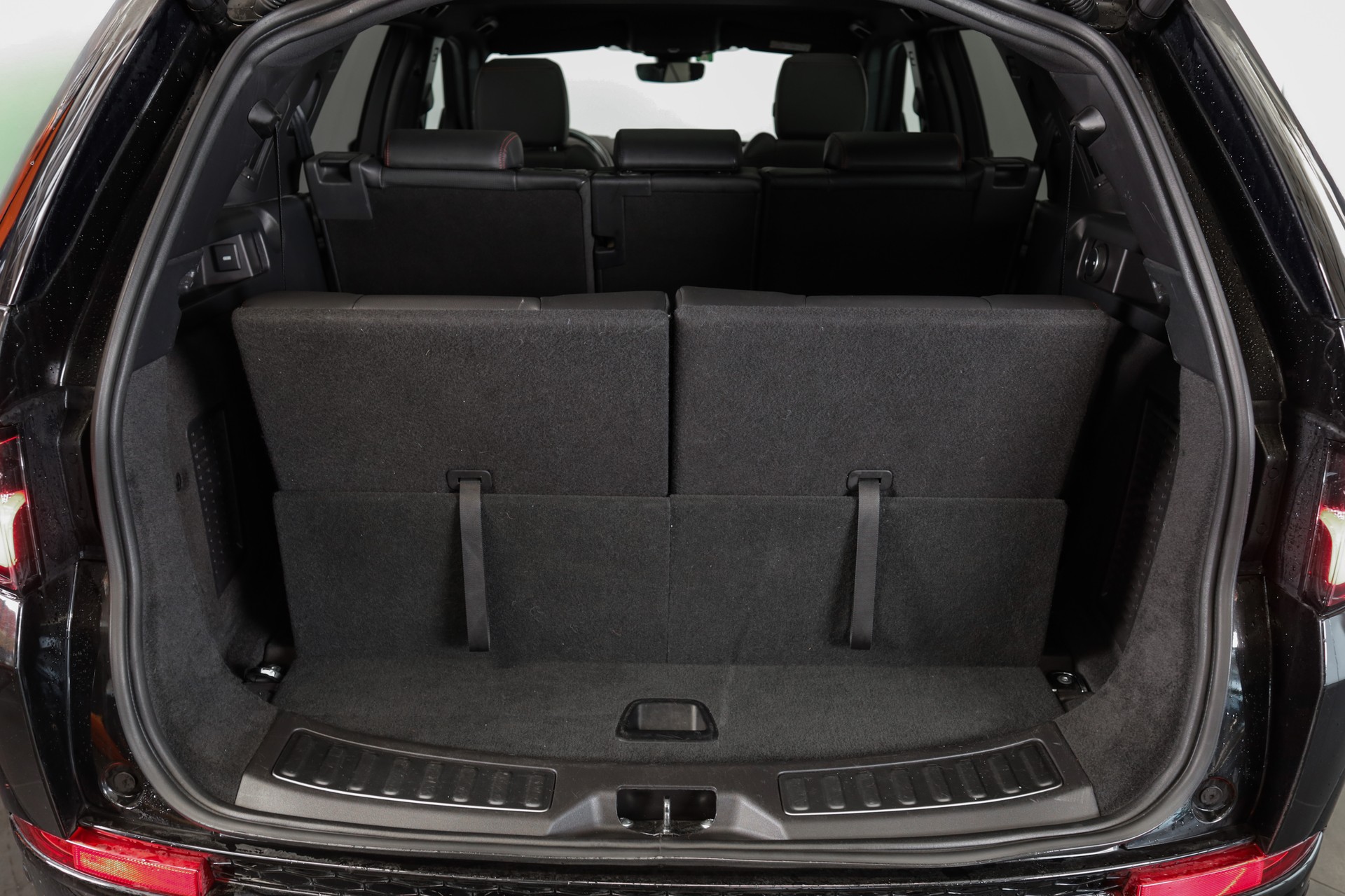 LAND ROVER Discovery Sport R Dyn P250 2.0 Si4 MHEV SE AT9-image-13