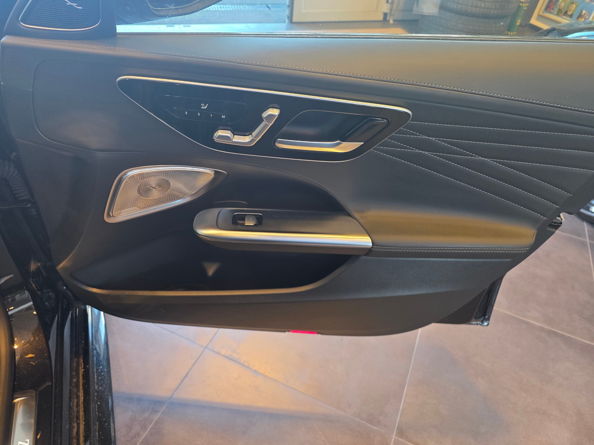 MERCEDES-BENZ C 200 4M AMG Line-image-16