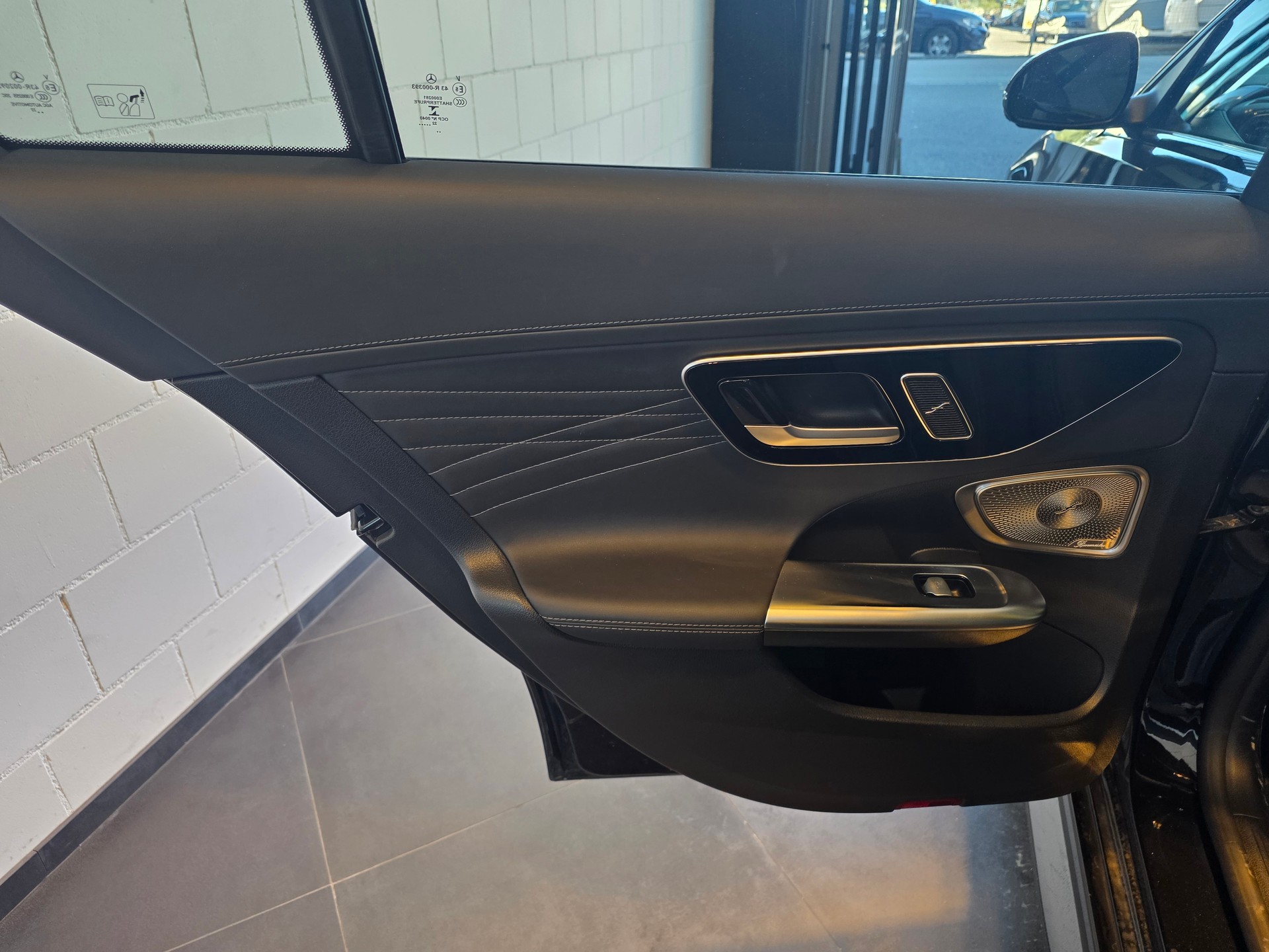 MERCEDES-BENZ C 200 4M AMG Line-image-12