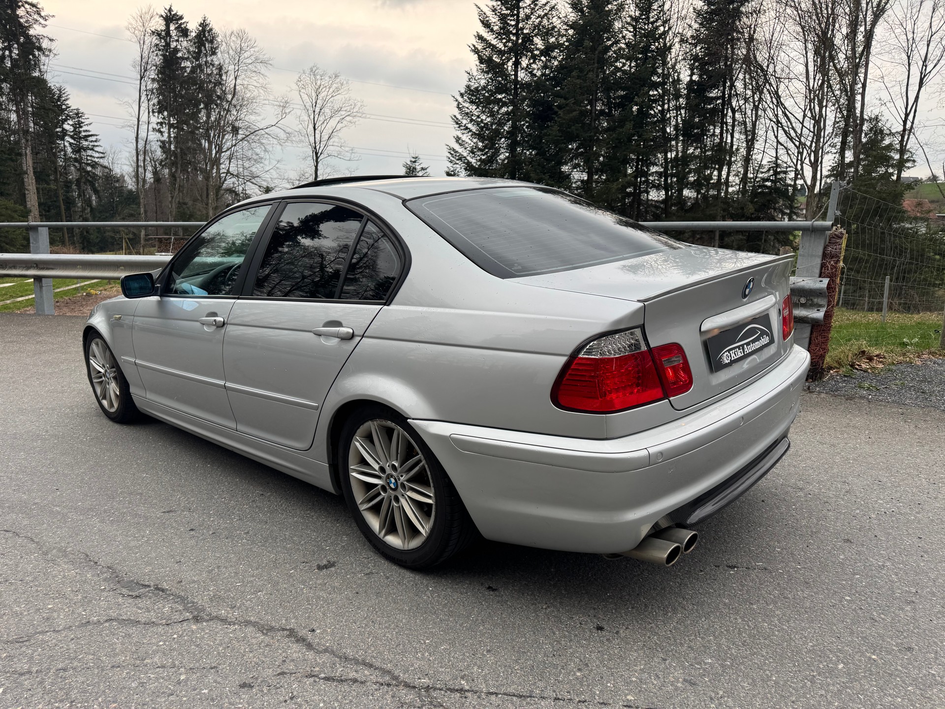 BMW 318i-image-3