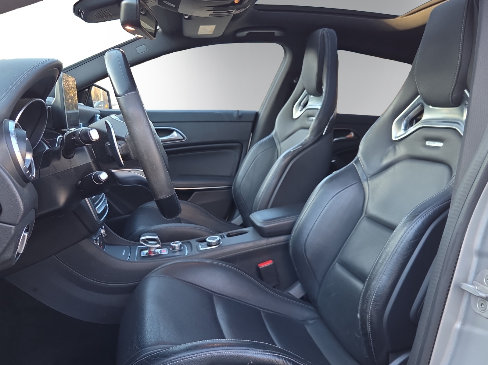 MERCEDES-BENZ CLA Shooting Brake 45 AMG 4Matic Speedshift-image-6