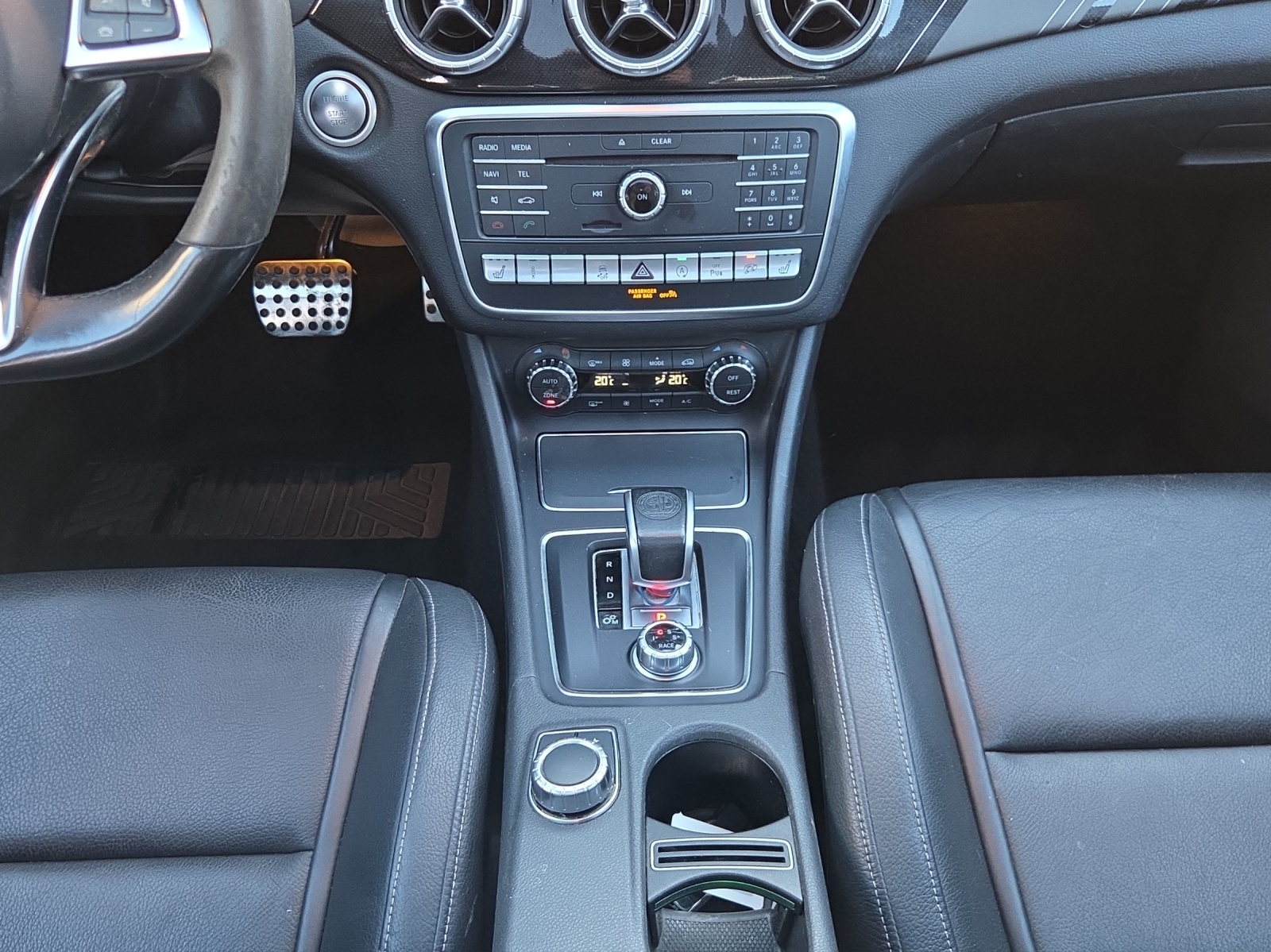 MERCEDES-BENZ CLA Shooting Brake 45 AMG 4Matic Speedshift-image-13
