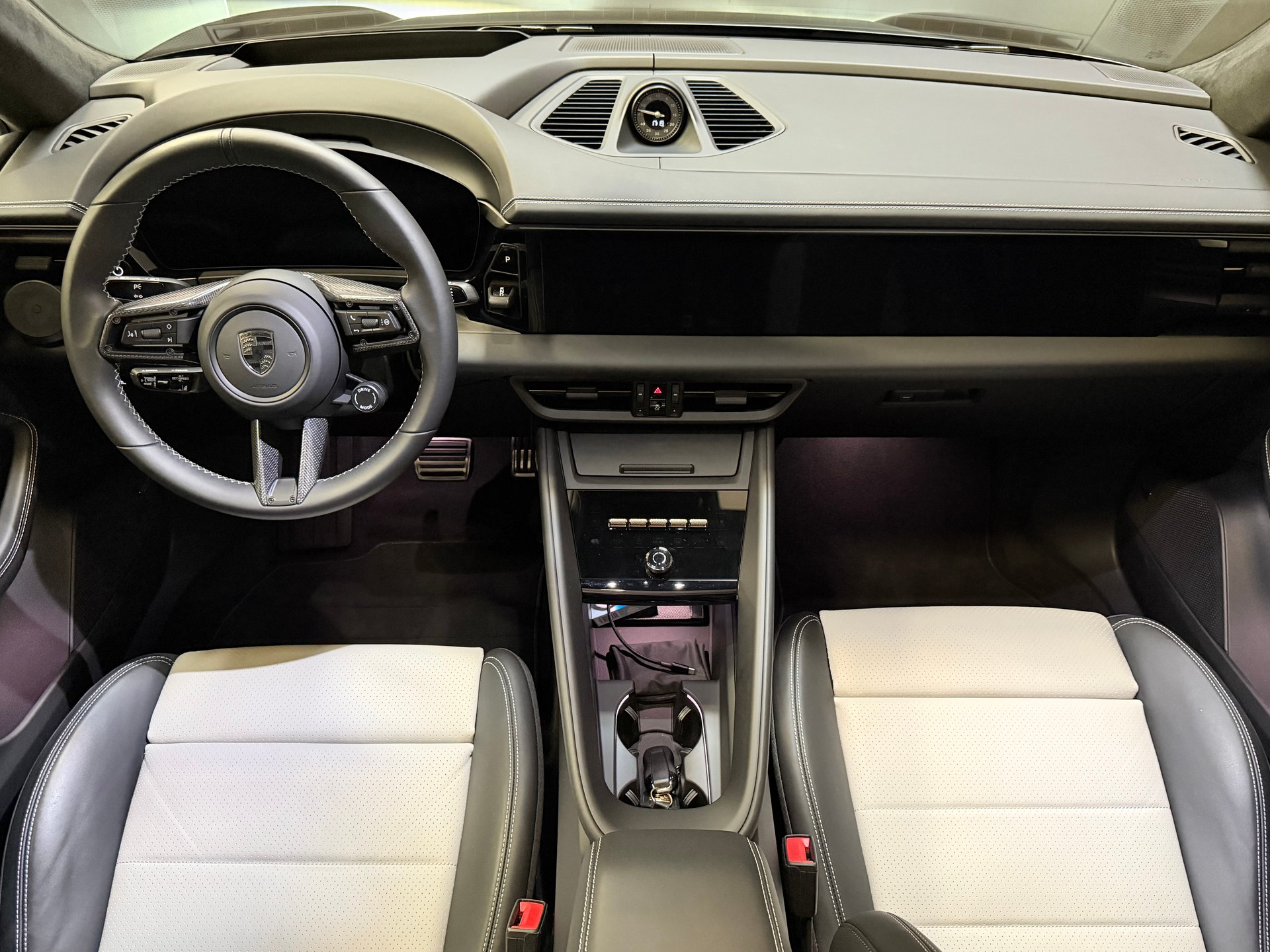 PORSCHE Macan Turbo 100kWh-image-19