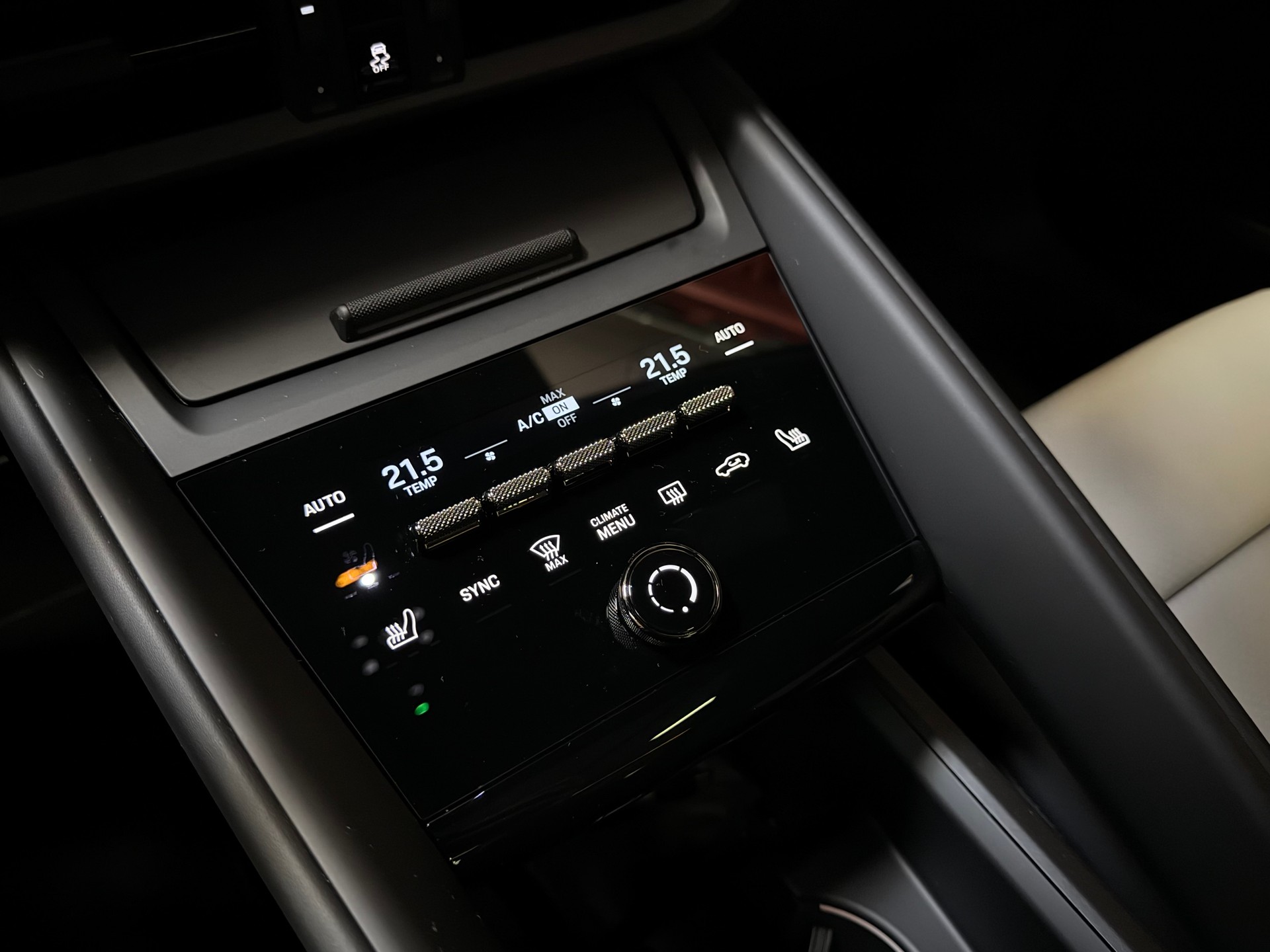 PORSCHE Macan Turbo 100kWh-image-23