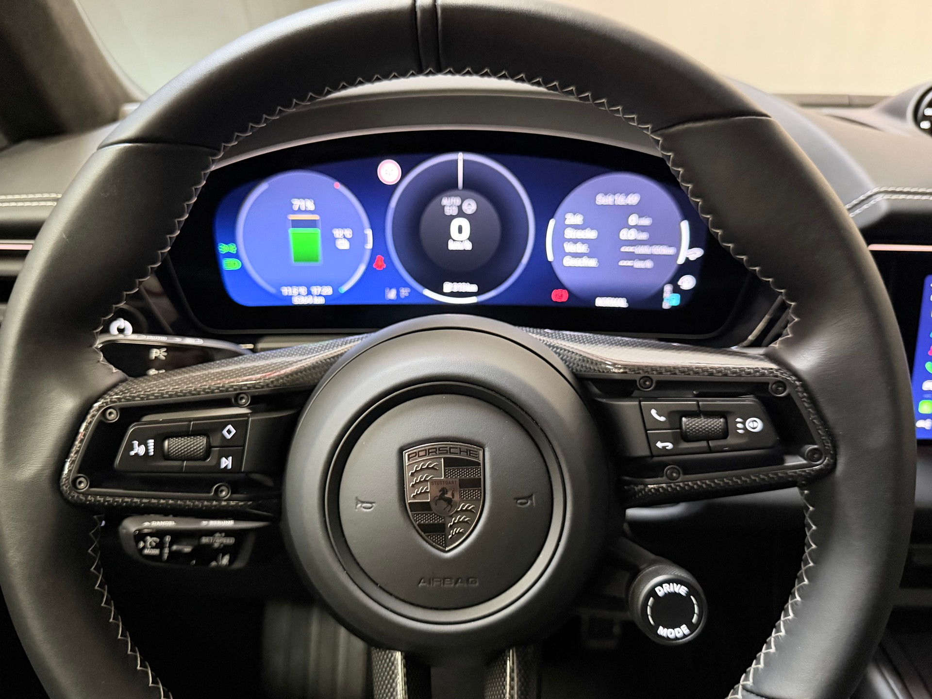 PORSCHE Macan Turbo 100kWh-image-34