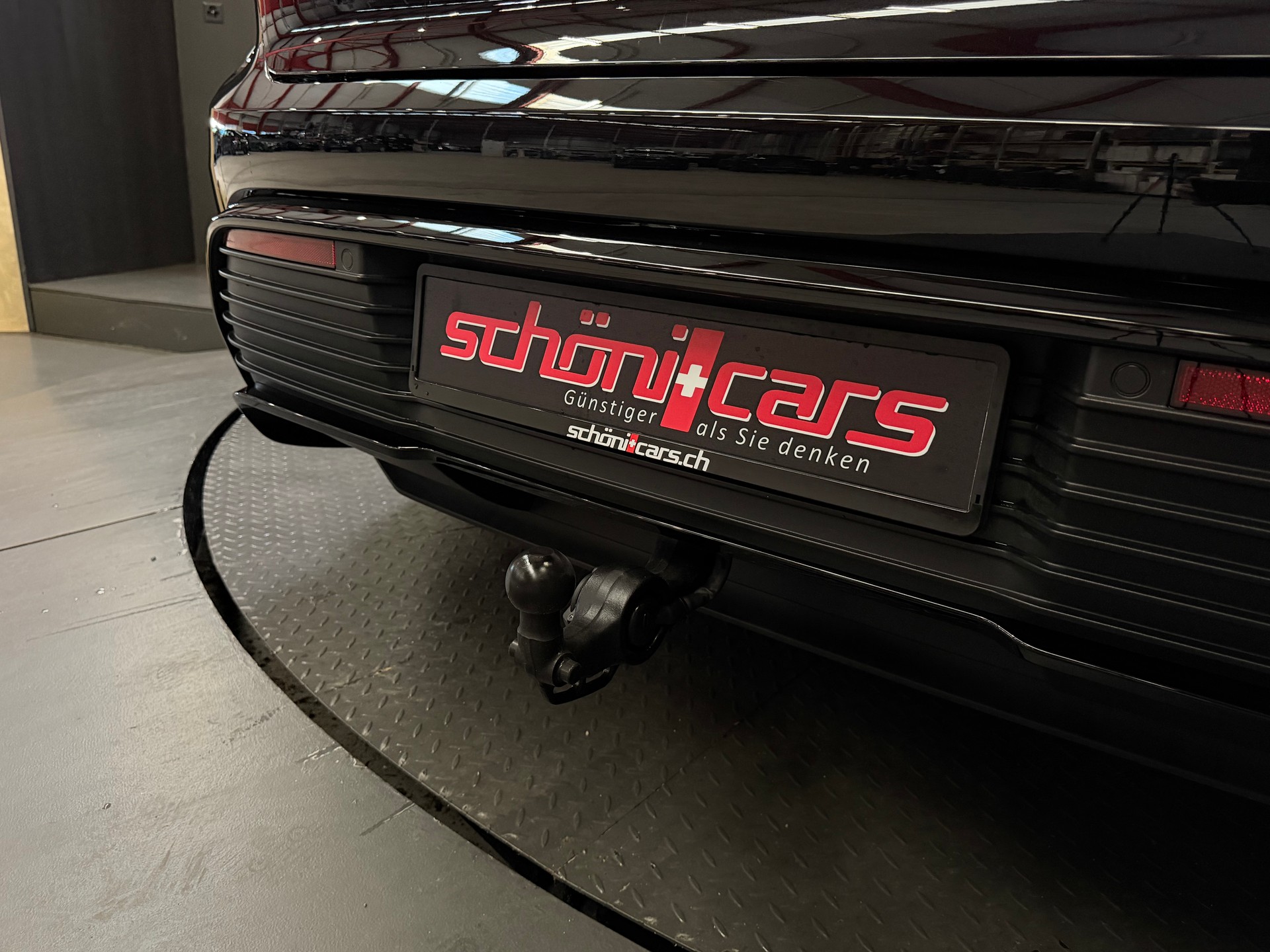 PORSCHE Macan Turbo 100kWh-image-11