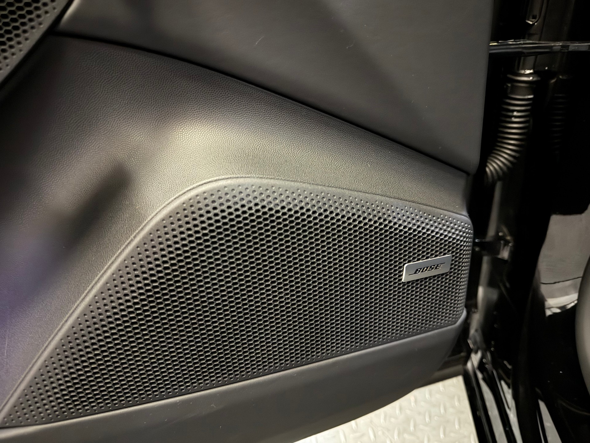 PORSCHE Macan Turbo 100kWh-image-36