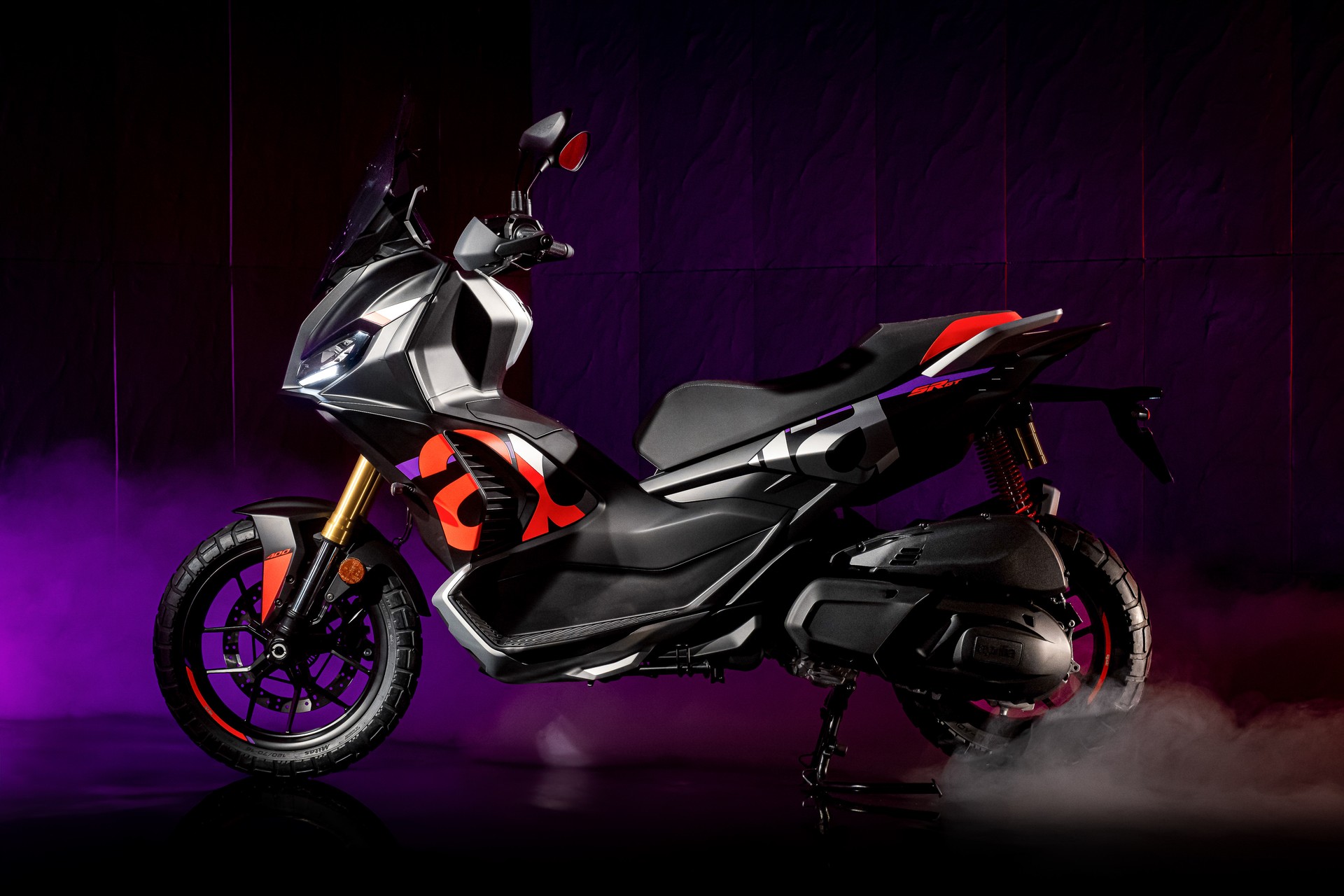 APRILIA SR 400 GT Replica-showroom-element-3