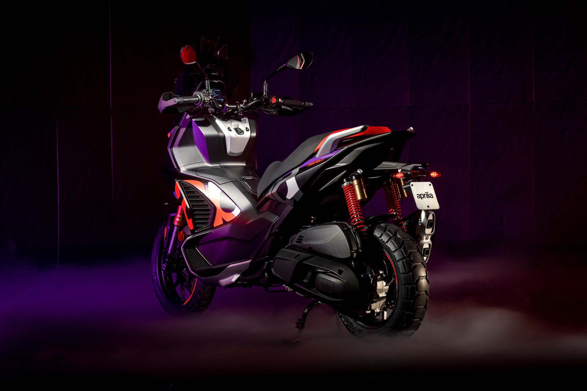 APRILIA SR 400 GT Replica-showroom-element-2