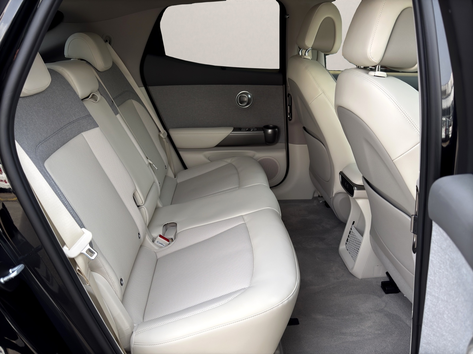 GENESIS GV60 77.4 kWh Premium ★ Werksgarantie bis 09.2029-image-15
