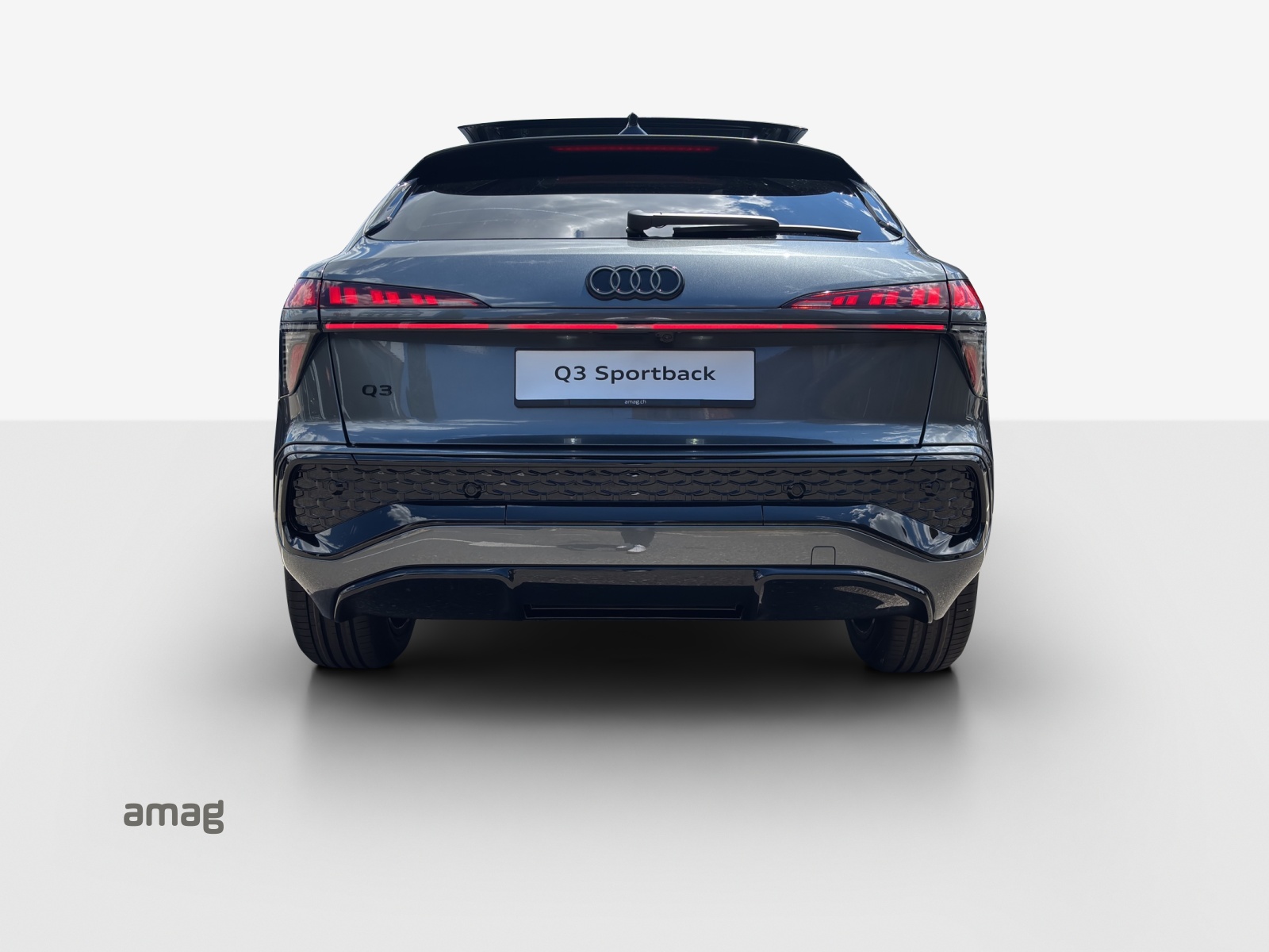 AUDI Q3 Sportback e-hybrid 200 kW S tronig-image-3