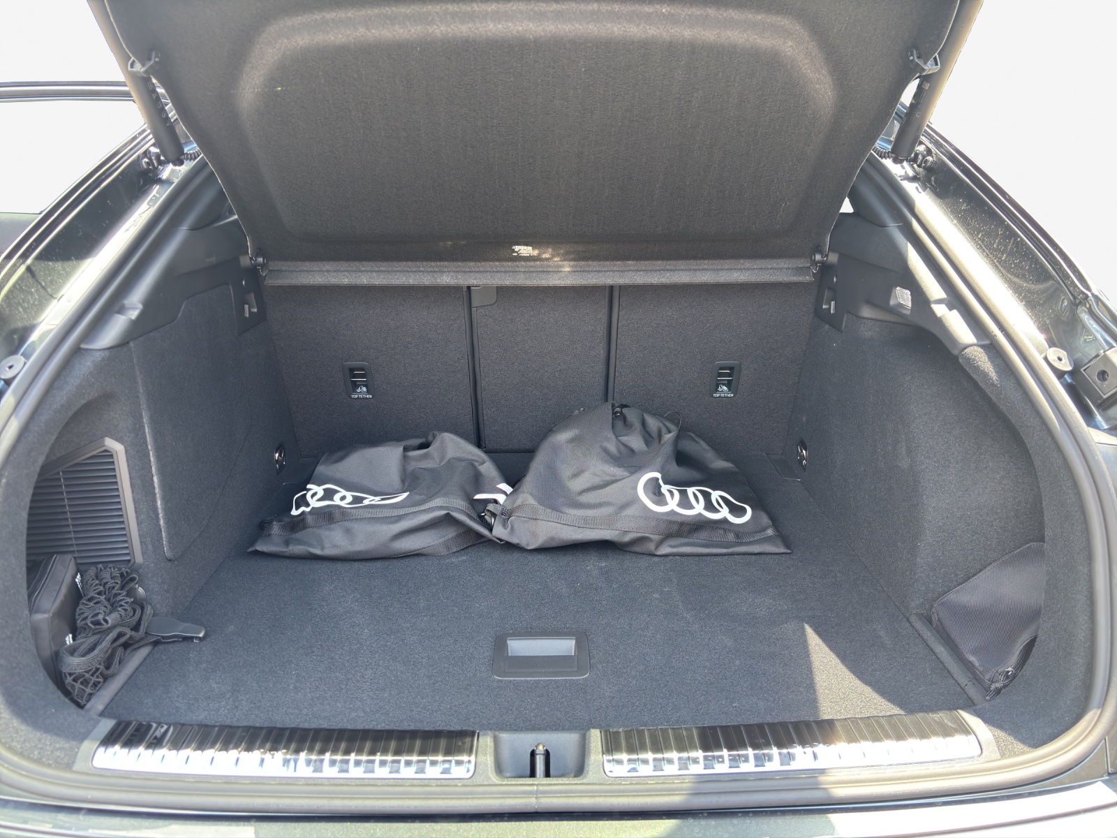 AUDI Q3 Sportback e-hybrid 200 kW S tronig-image-12