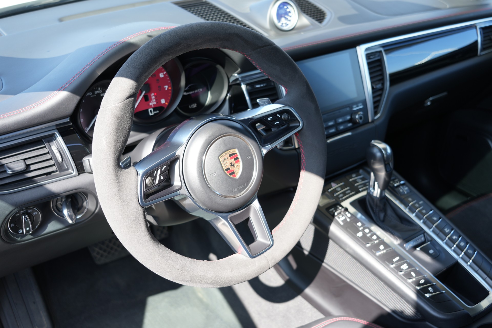 PORSCHE Macan GTS PDK-image-8