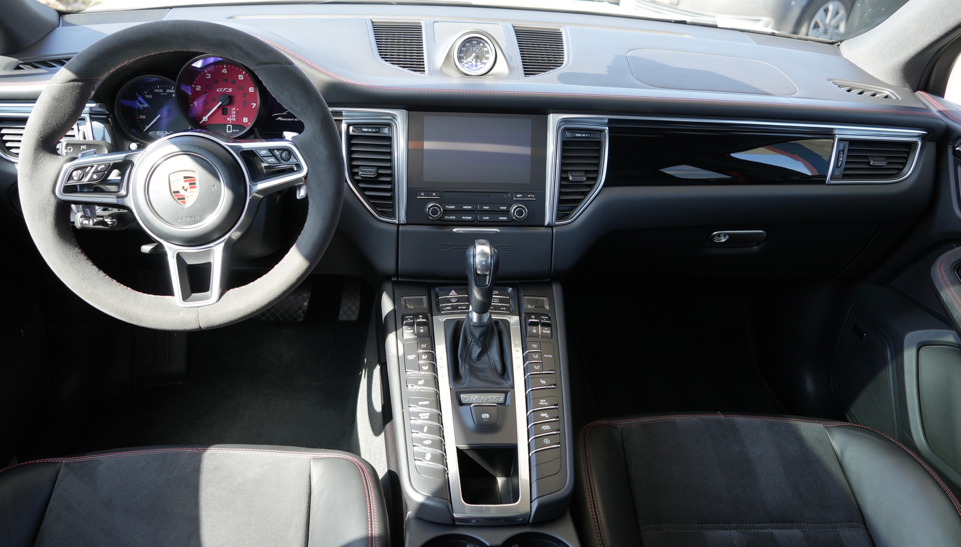 PORSCHE Macan GTS PDK-image-9