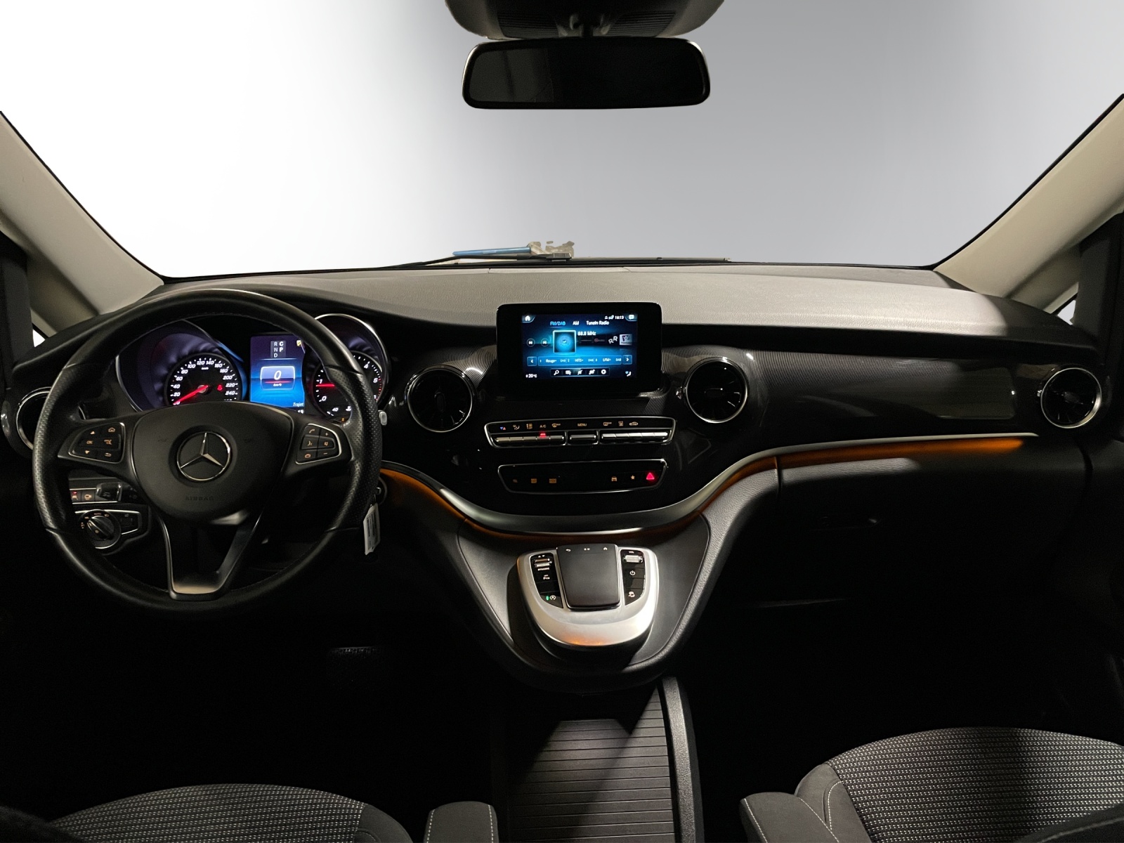 Image MERCEDES-BENZ V-220 V 220 d L 4Matic