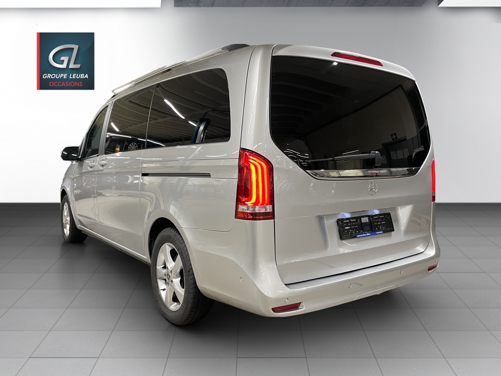 Image MERCEDES-BENZ V-220 V 220 d L 4Matic