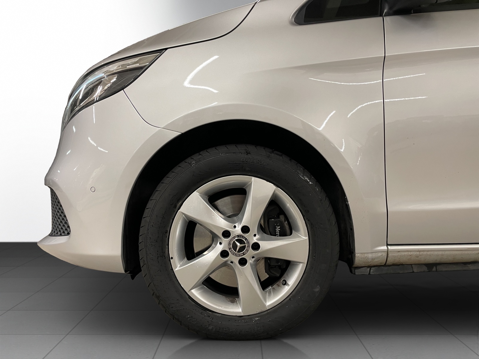 Image MERCEDES-BENZ V-220 V 220 d L 4Matic