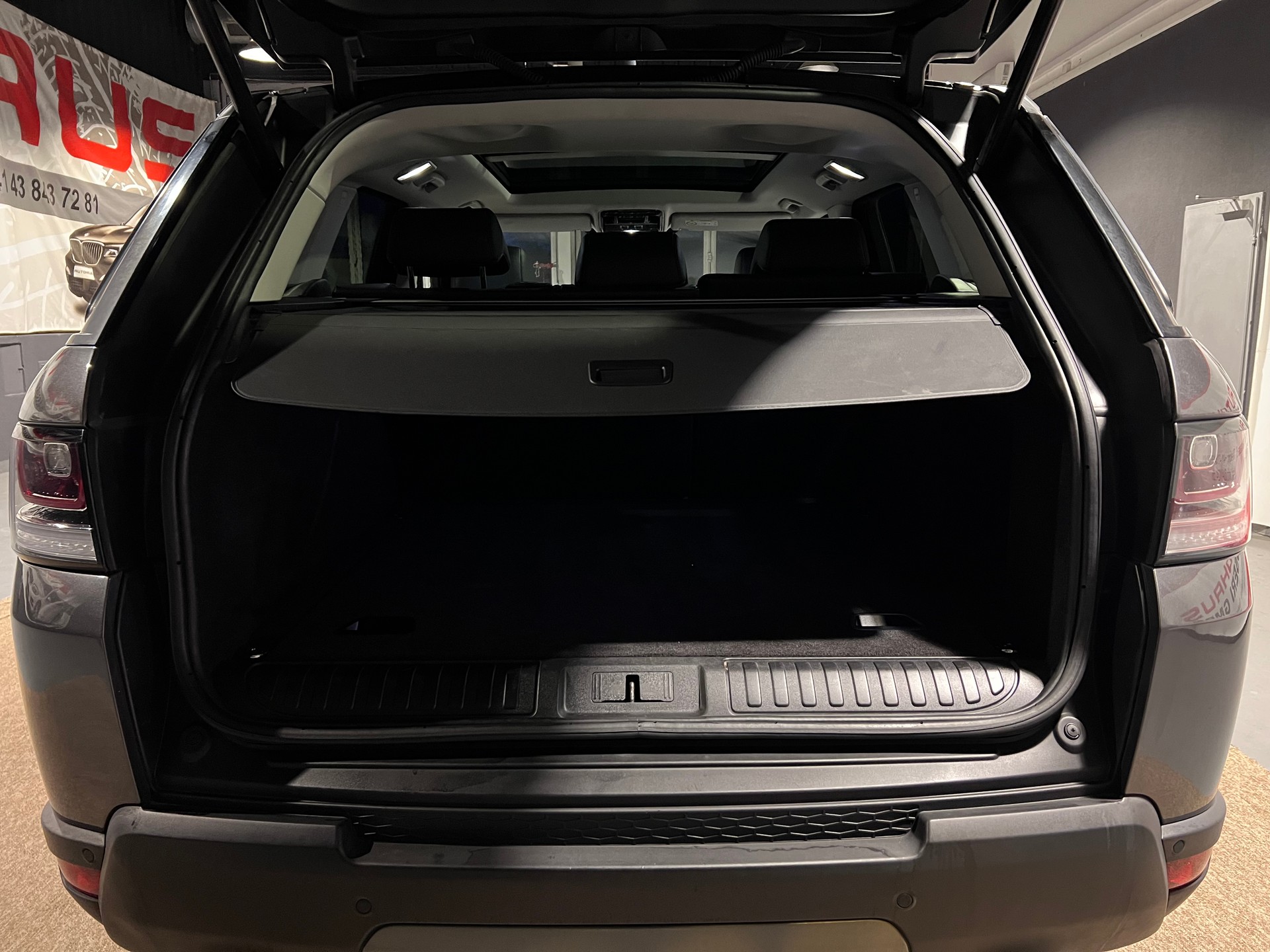 LAND ROVER Range Rover Sport 3.0 TDV6 SE Automatic-image-4
