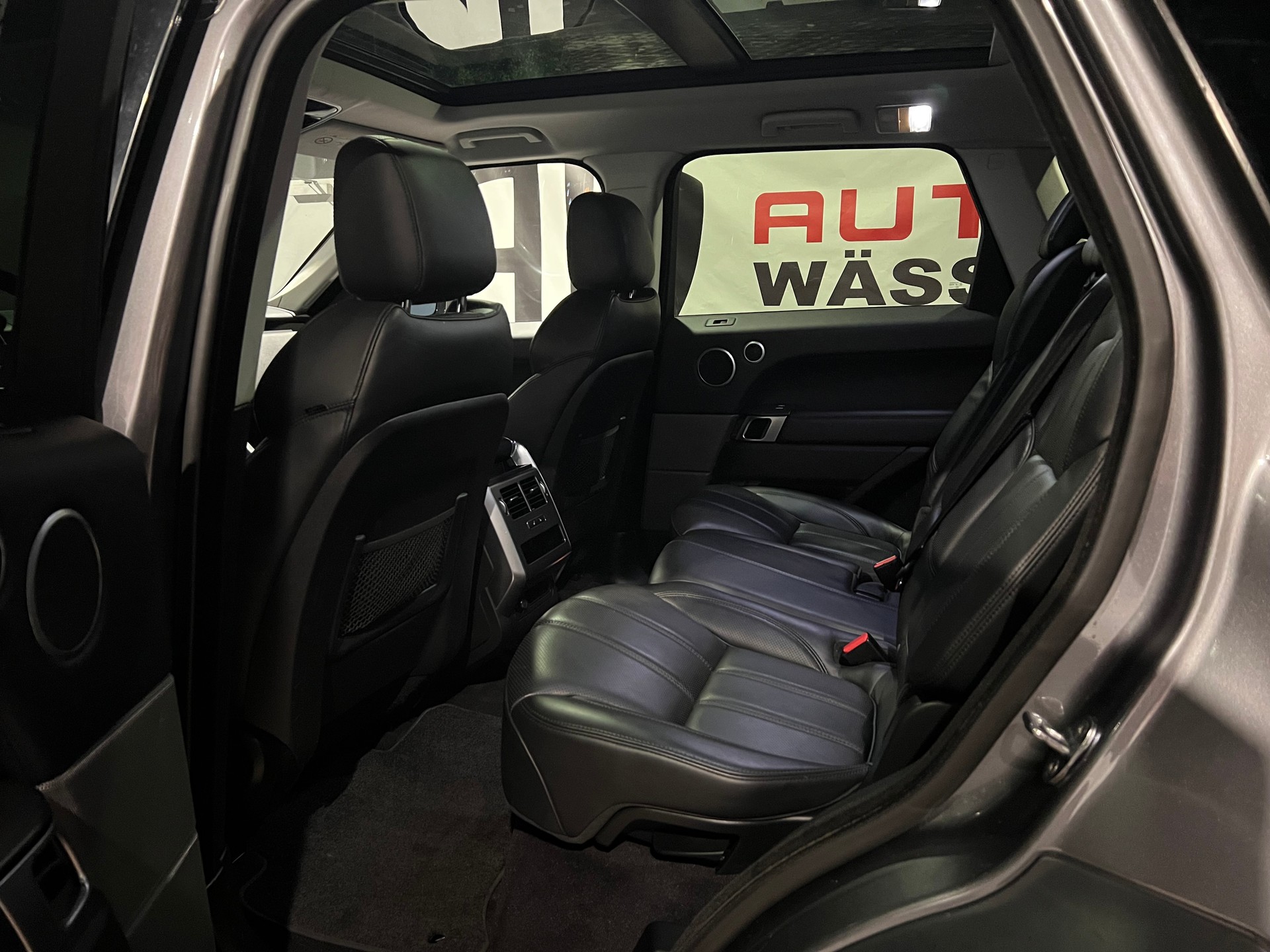 LAND ROVER Range Rover Sport 3.0 TDV6 SE Automatic-image-16