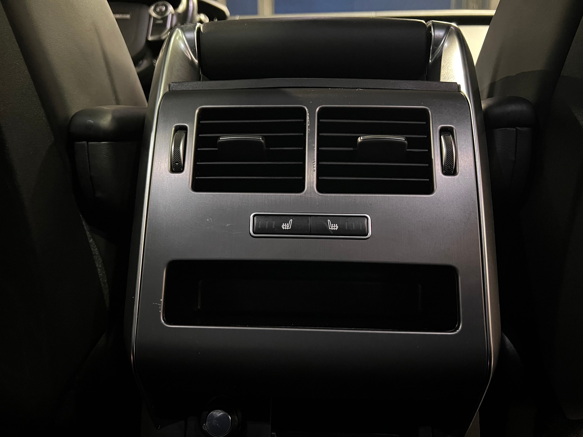 LAND ROVER Range Rover Sport 3.0 TDV6 SE Automatic-image-17