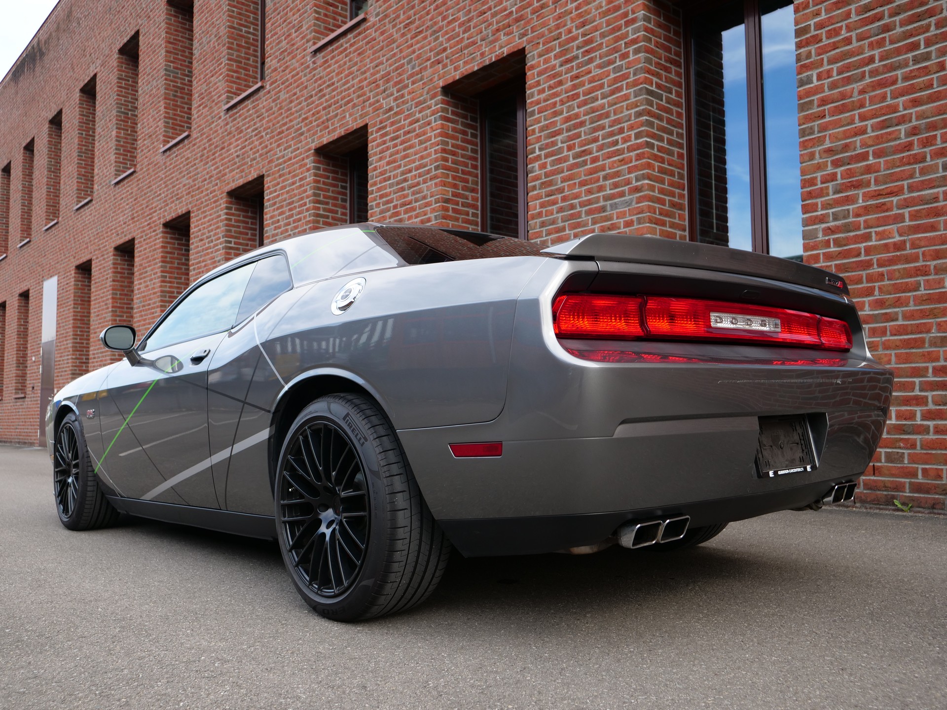 DODGE Challenger 6.4 V8 HEMI SRT8-image-11