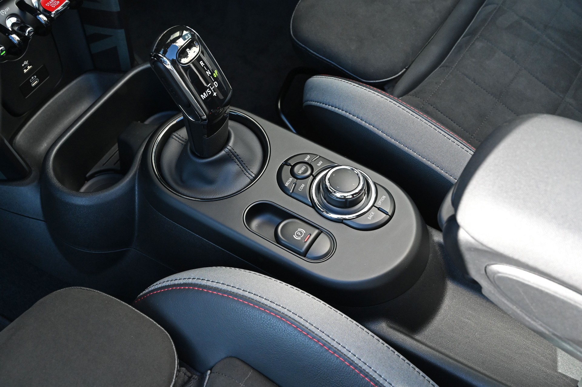 MINI Cooper John Cooper Works Cabriolet Steptronic-image-20