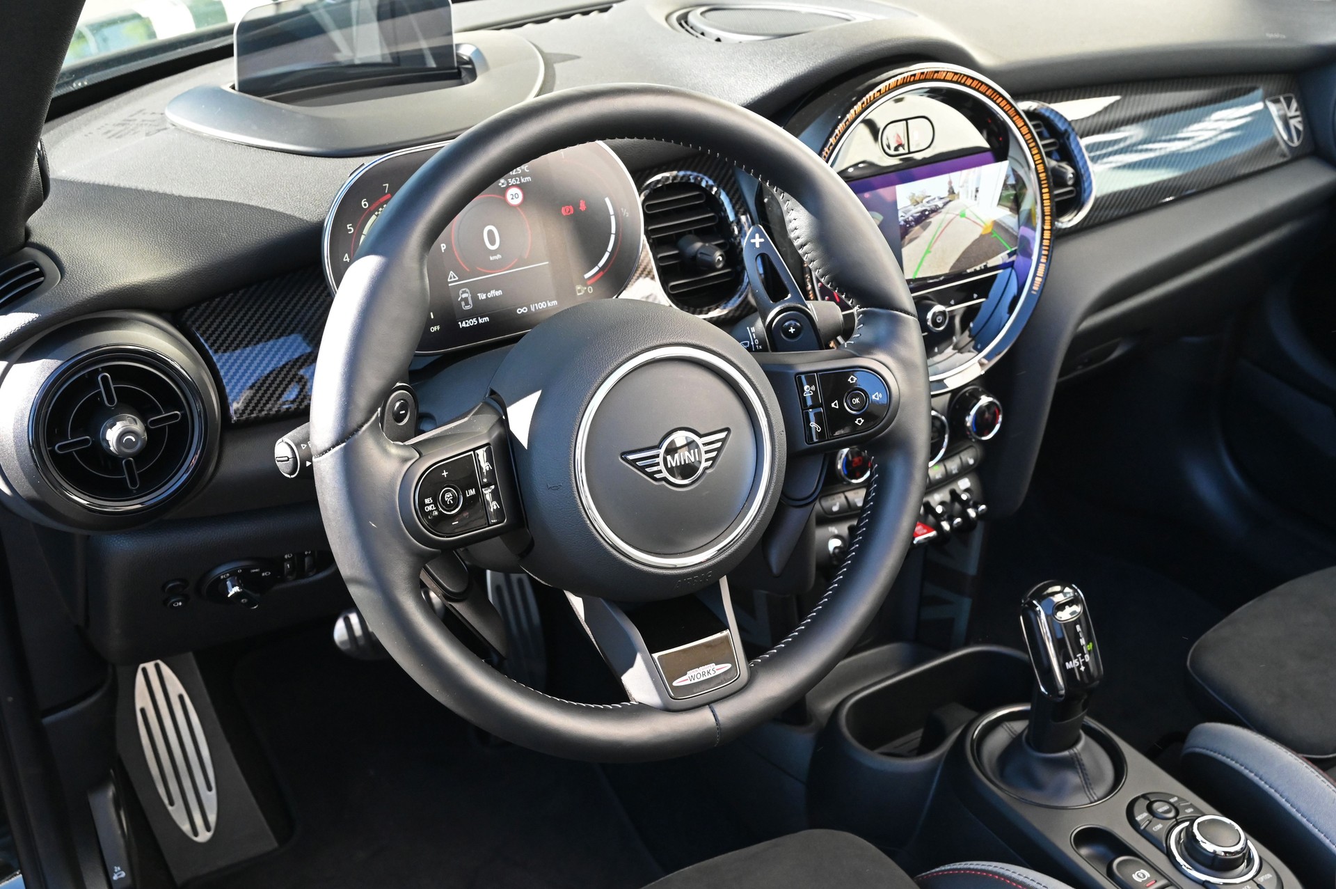MINI Cooper John Cooper Works Cabriolet Steptronic-image-16