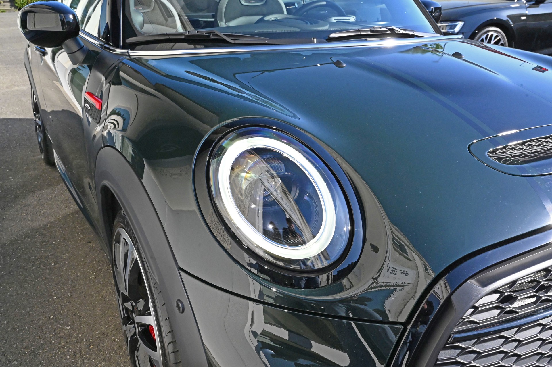 MINI Cooper John Cooper Works Cabriolet Steptronic-image-4