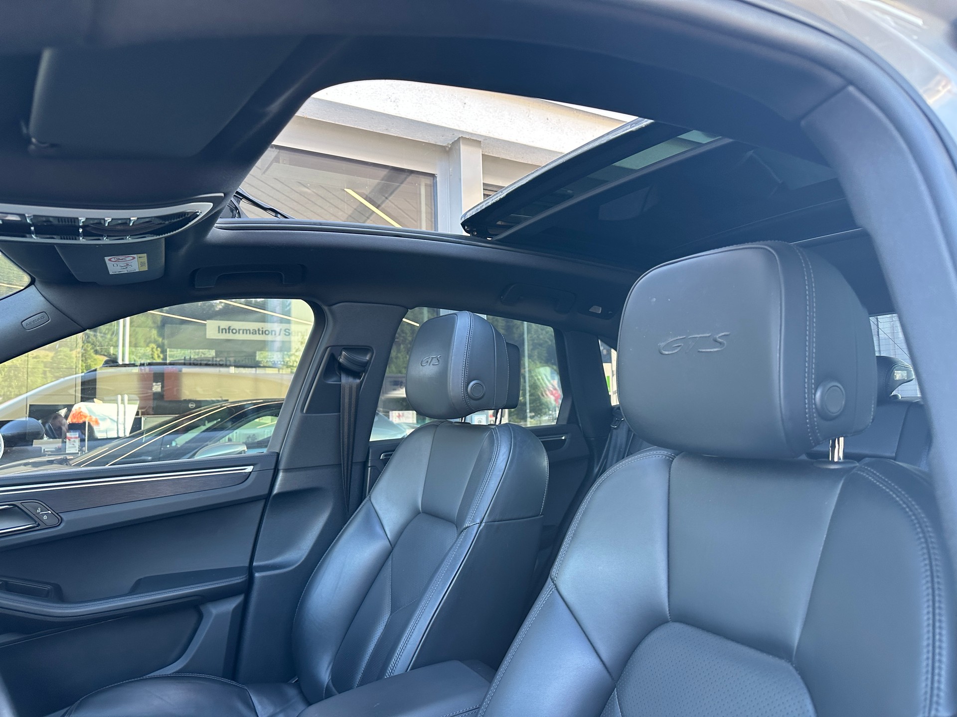 PORSCHE Macan GTS PDK-image-17