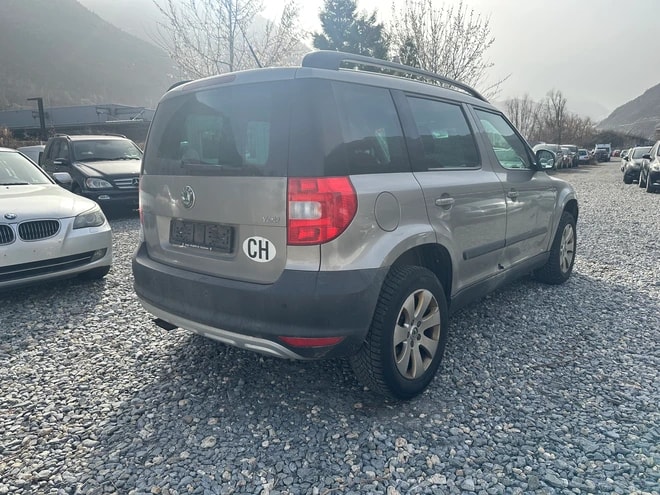 SKODA Yeti 2.0 TDI Clever 4x4-image-5