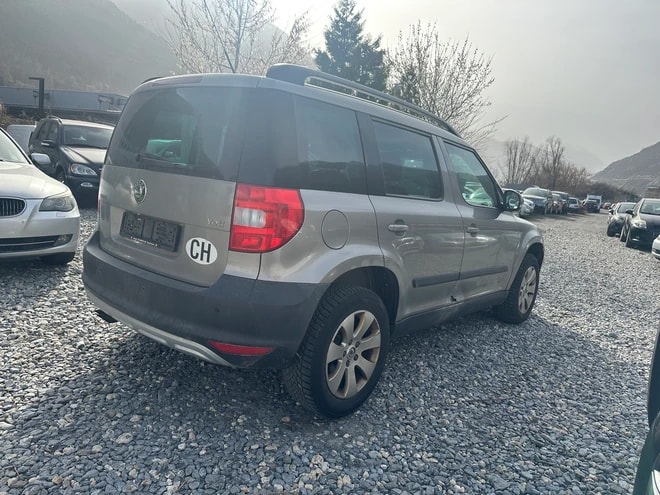 SKODA Yeti 2.0 TDI Clever 4x4-image-4