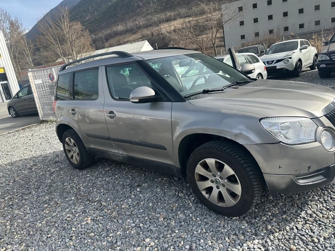 SKODA Yeti 2.0 TDI Clever 4x4-image-2