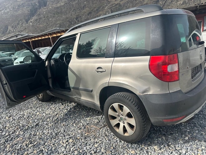 SKODA Yeti 2.0 TDI Clever 4x4-image-3