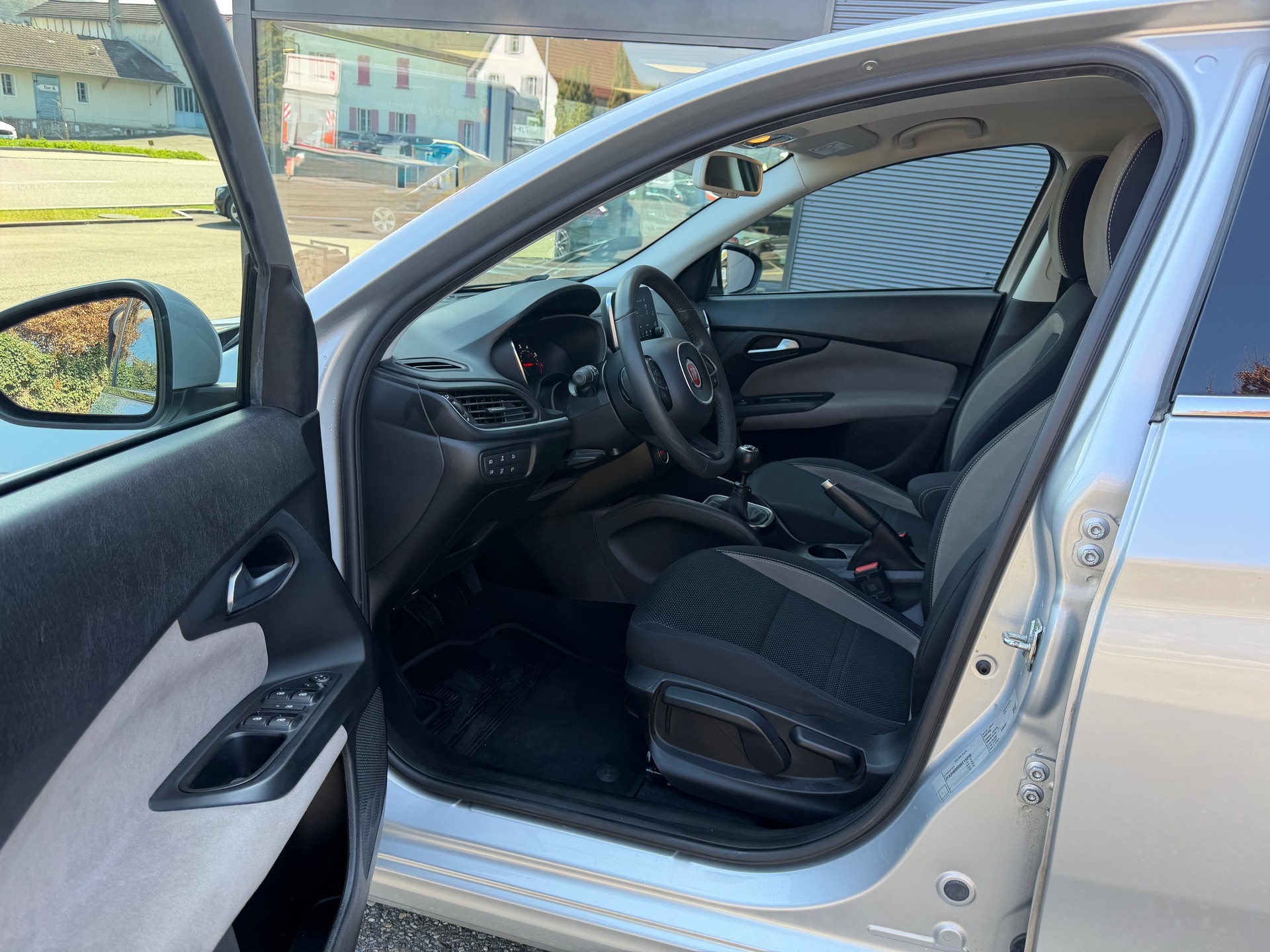 FIAT Tipo 1.4 T-Jet Lounge-image-10