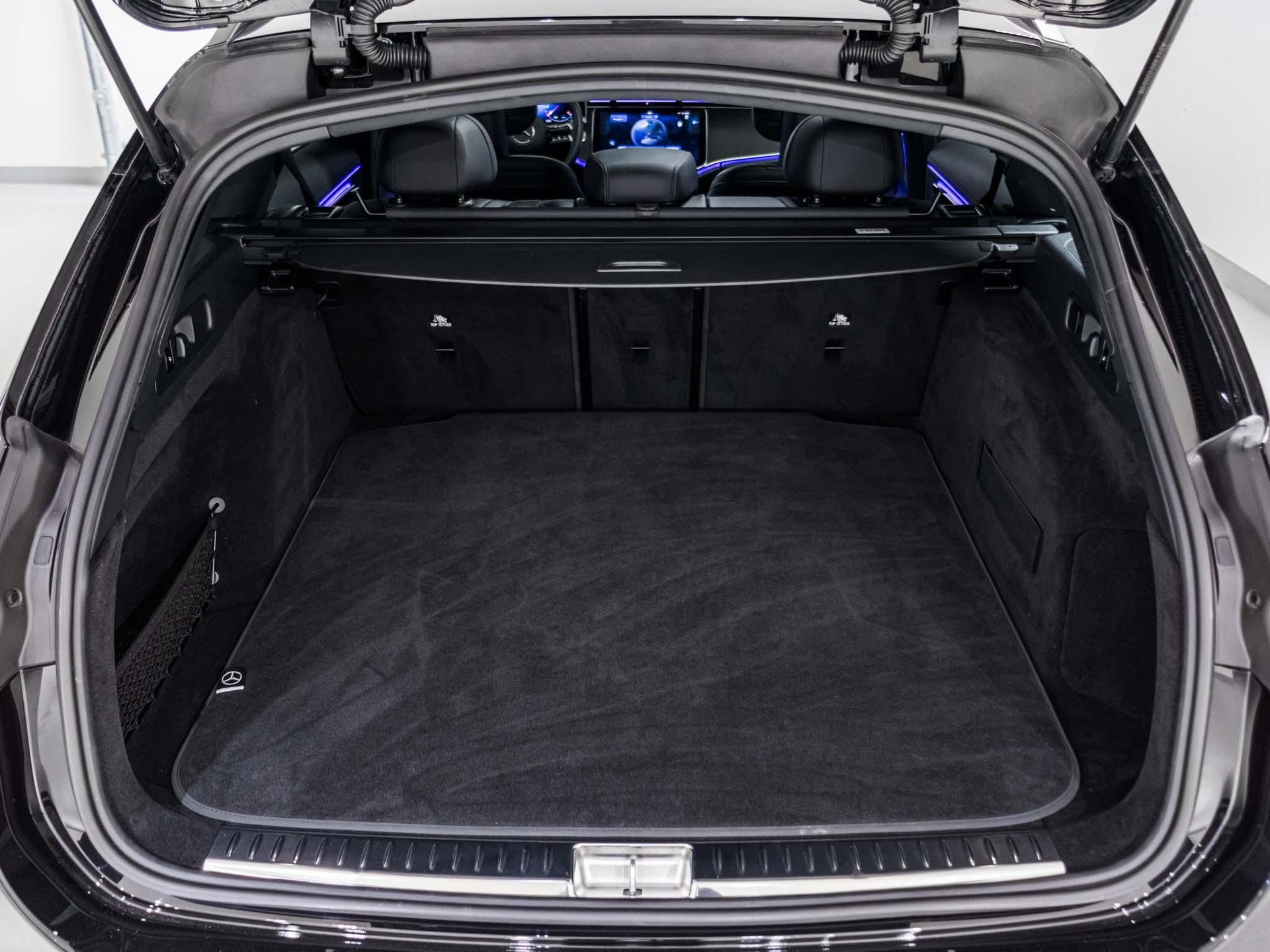 MERCEDES-BENZ E 200 4MATIC T-Modell-image-12