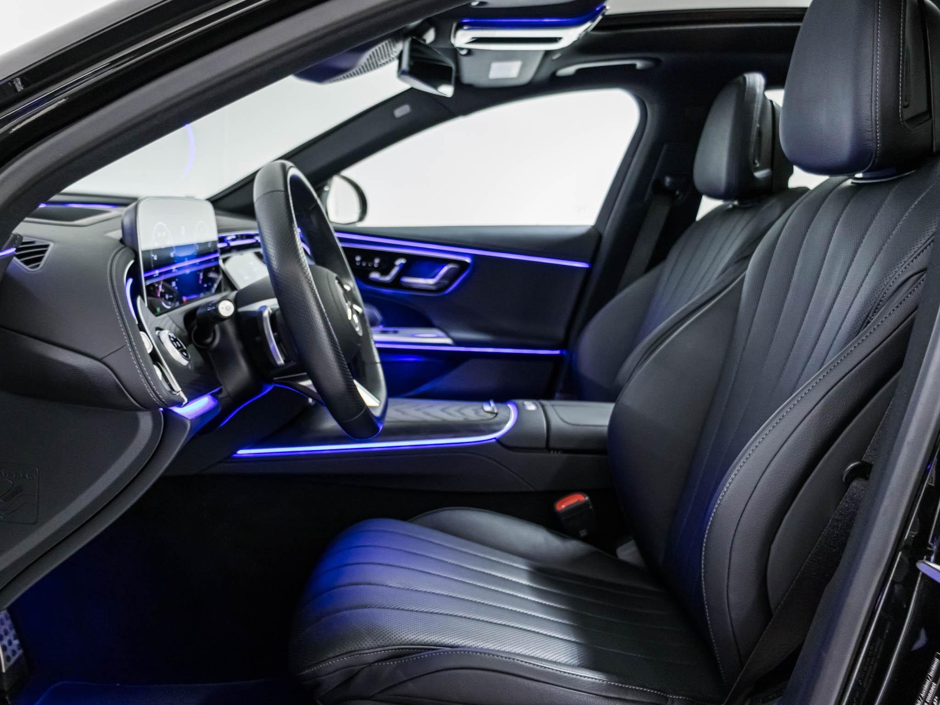 MERCEDES-BENZ E 200 4MATIC T-Modell-image-6