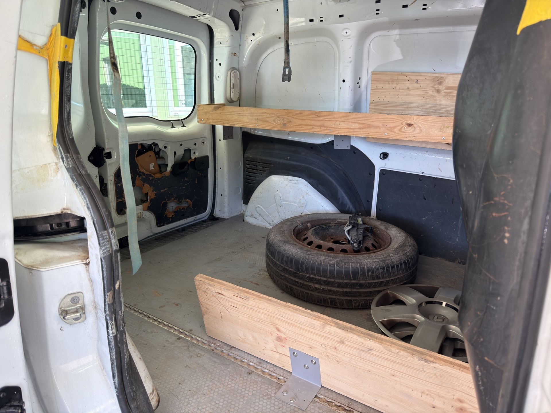RENAULT Kangoo Medium TCe 115 ENERGY First Access-image-12