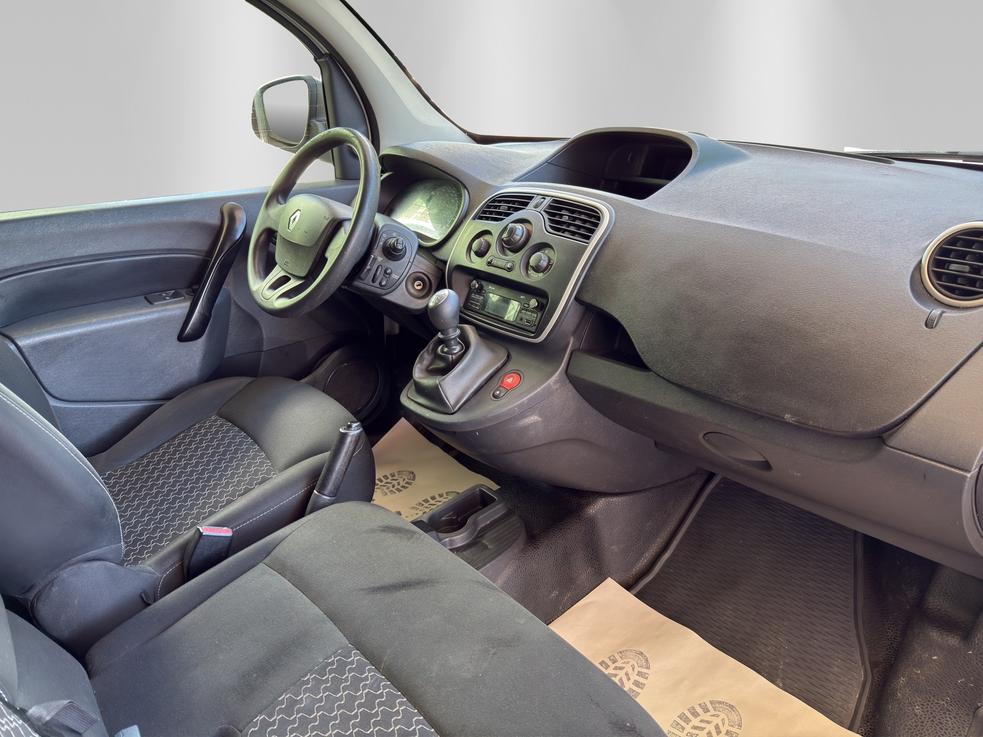 RENAULT Kangoo Medium TCe 115 ENERGY First Access-image-10